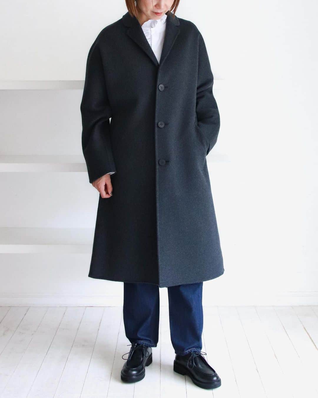 GALERIE VIEさんのインスタグラム写真 - (GALERIE VIEInstagram)「. ⁡ 【 wool double-face coat 】 ⁡ ⁡ Chester Coat 23-08-34-08002 ¥99,000 ⁡ ⁡ #galerievie #ギャルリーヴィー  #tomorrowland #トゥモローランド #fall #winter #coat」10月21日 21時43分 - galerievie_jp