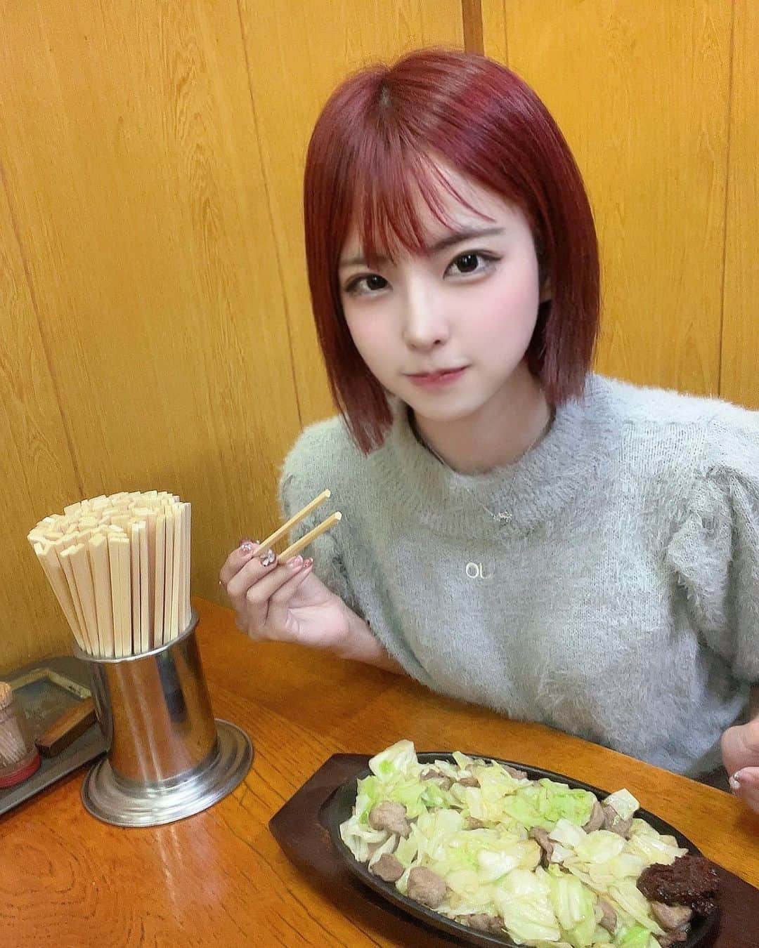 ごみちゃんのインスタグラム：「びっくり亭૮ ˙ ˟ ˙ ა」