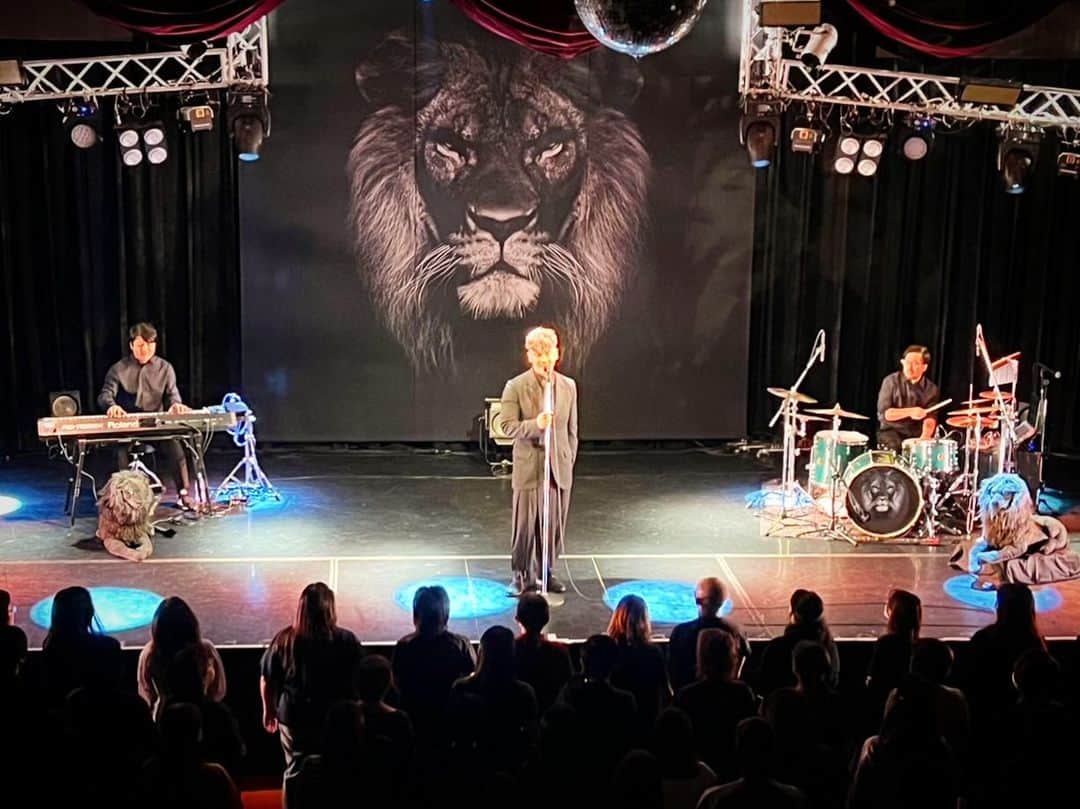 米倉利紀のインスタグラム：「black LION -ENCORE TOSHI’S 51 ST BIRTHDAY BASH!!!!!  leslie keeが撮ってくれたよ😊」