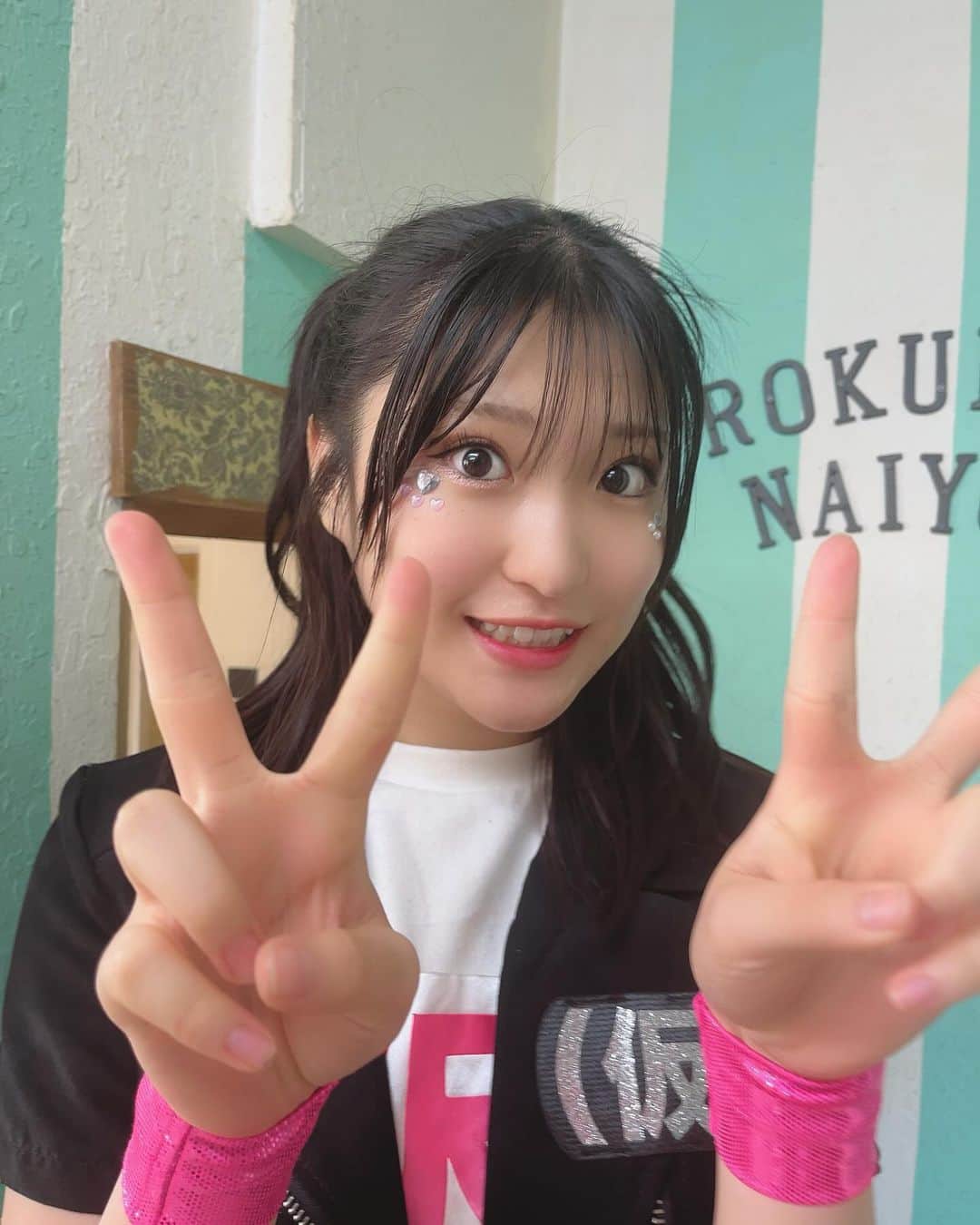 のインスタグラム：「ゆめちゃんの生誕祭ありがとうございましたぁ💜💜💜  22歳、ちょっとはやいけどおめでとう🎊  アプガ愛の強いゆめちゃん、自己肯定感が高くてとっても尊敬してます✨  そして、現体制初披露の曲もたくさんやりました💕 緊張したぁ  さらにBuono!さんの「ホントのじぶん」をカバーさせていただけて凄く嬉しかったです♡  久々の衣装ちゃんも思い出いっぱい💗  1週間後は、10月29日の単独ライブ！！ 今日もちょこっとネタバレ生配信してきました🫶  みてくださったみなさんありがとうございました🫶  残り1週間頑張るぞぉ  ForUでみんなとお話もできたからハッピー💕  ゆっくり寝てね😴 おやすみなさ😪  #idol #アイドル #衣装 #pink #ハーフツイン #黒髪 #18 #05 #アプガ #アップアップガールズ仮 #住田悠華」