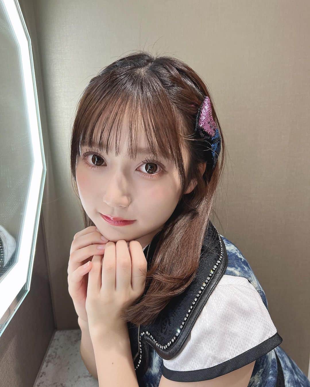 鈴木くるみのインスタグラム：「#AKB48武道館 2日目 公演曲リクエストアワーベスト30 ありがとうございました♡♡  劇場公演曲だけのコンサート新鮮で楽しかった！！  私の推しの曲の「好き好き好き」もランクインして 歌わせてもらえて嬉しかったです✨️  武道館最終日も気合い入れて頑張るぞー   #akb48  #武道館コンサート」