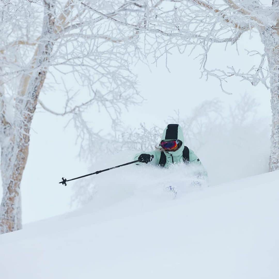 ROXY JAPANのインスタグラム：「📍Asahidake, Japan. @reimikusunoki」