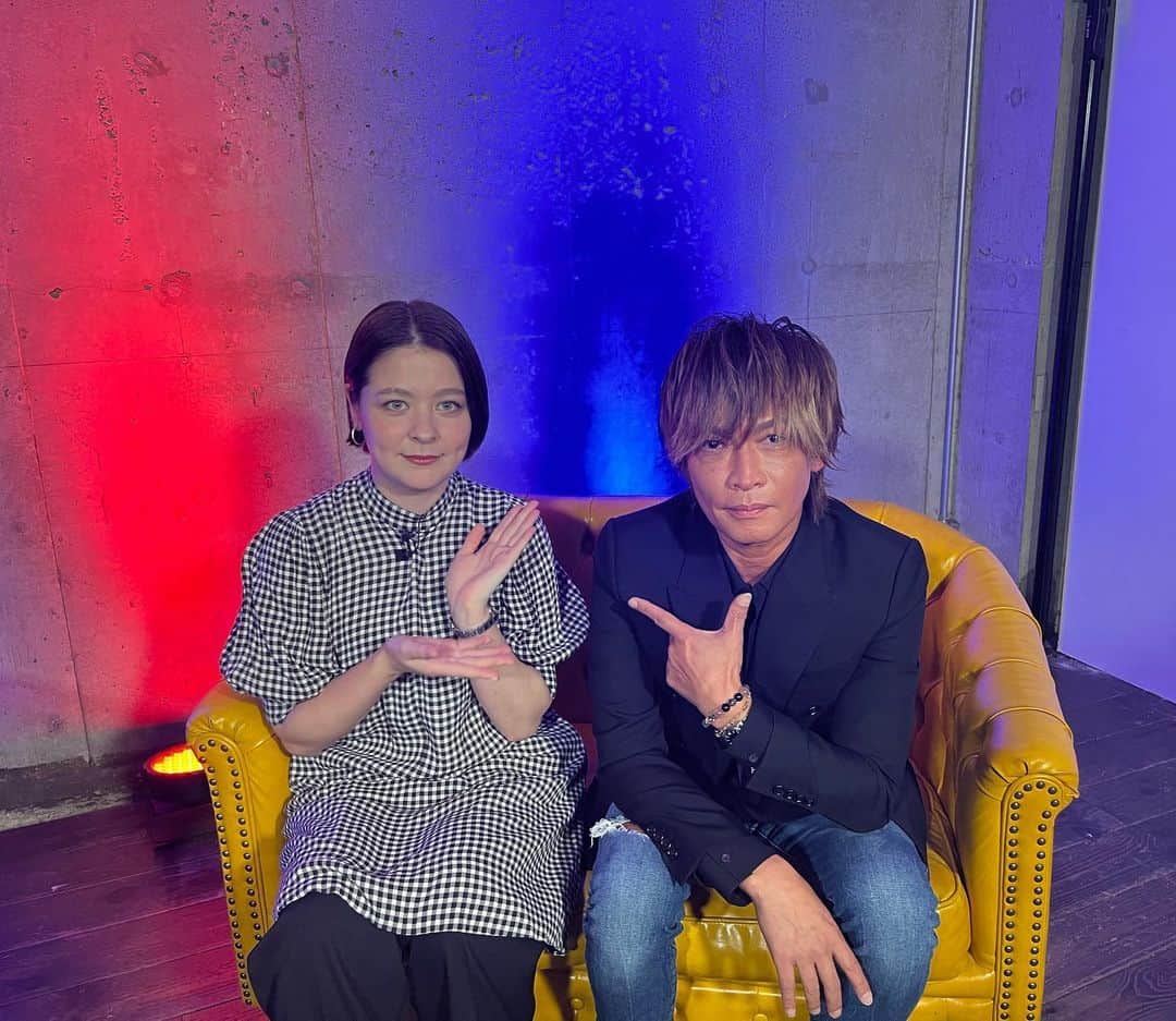 奥浜レイラのインスタグラム：「昨夜のINORAN BAR🕺  📷通常モード→リクエストしてハートをやってもらう→思わず寄るカメラマン→😂  LUNA SEA DUAL ARENA TOUR 2023真っ只中、Billboard Live Tour UNPLUGGEDも控えているINORANさんによる「そこまで聞いちゃっていいんですか！？」というここには書けないあれこれは、是非アーカイブでお楽しみください！ @inoran_official さんありがとうございましたー！」