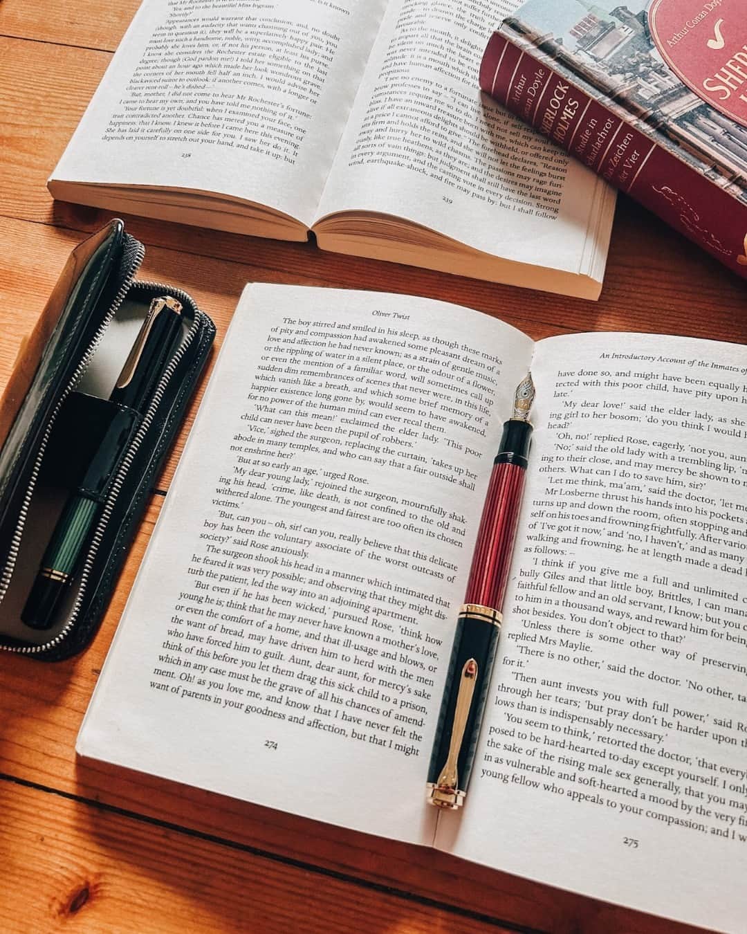 ペリカンのインスタグラム：「In the hands of literary legends like Conan Doyle or Mark Twain and modern wordsmiths alike, the fountain pen has been the trusted companion in crafting some of history's most profound works. 📜🖋️  It is through the nib of a fountain pen that these stories came to life! Do you have a favorite author?  Spark some inspiration and start your own #WritingAdventure with a fine writing instrument and high quality ink of your choice.  #PelikanPassion #PelikanSouverän」