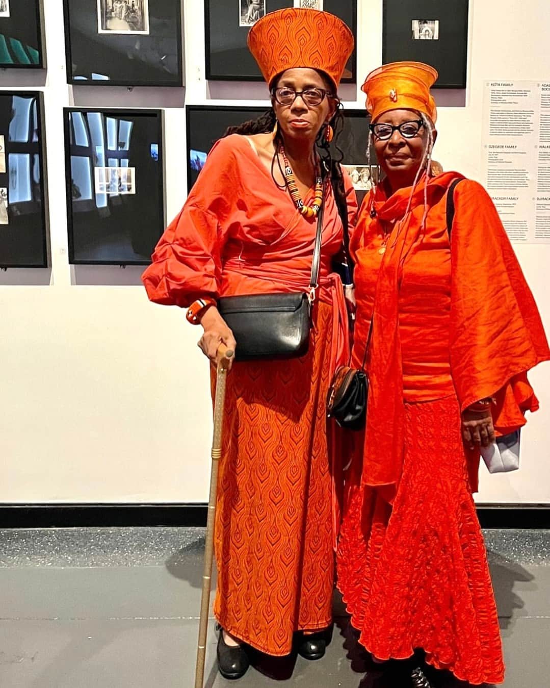 のインスタグラム：「We have it on good authority… Africa Fashion will never go out of style. 🌍✨⁠ ⁠ Don’t miss your chance to see #AfricaFashionBkM before it closes tomorrow, October 22. Don’t worry, we’ve extended our hours for closing weekend—learn more at the link in our bio. ⁠ ⁠ #MyBkM #AfricaFashion #BrooklynMuseum #fashion #museum ⁠ ⁠ 📷 @orchardsinspace, @chillinkentuc, @jennifergandia, @nthandamanduwi, @emilysarahlong, @dontbeekoi, @stylesquared, @azia_fashionista」
