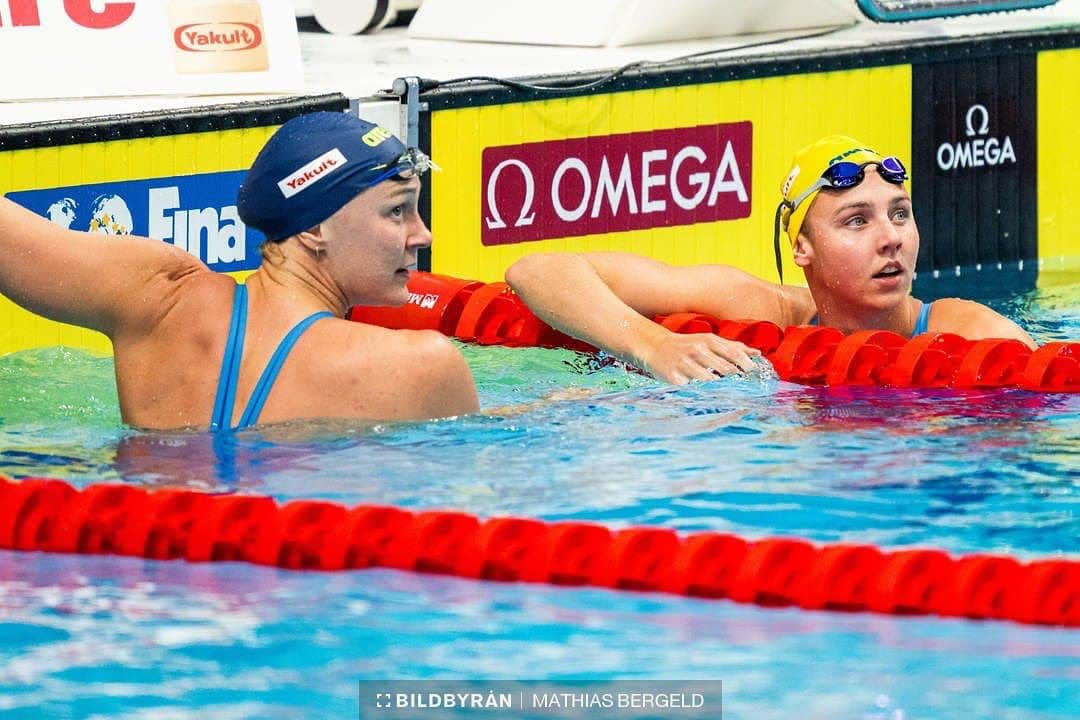 サラ・ショーストレムのインスタグラム：「just like last year we’re getting ready to race the all time fave, 50 fly 😼」