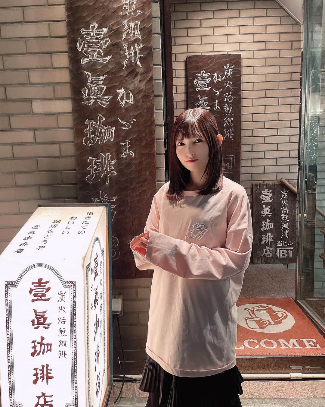 櫻井もえさんのインスタグラム写真 - (櫻井もえInstagram)「.  ☕𓈒𓏸︎︎︎︎🎞  .」10月21日 22時20分 - mooochan46