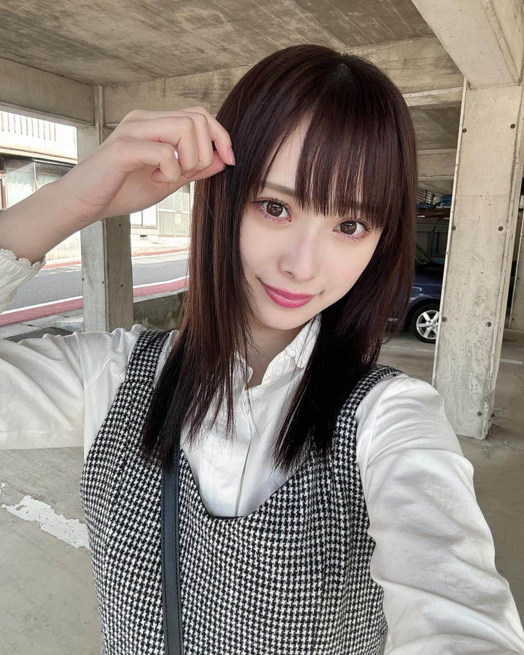 梅山恋和のインスタグラム：「肌寒いね〜  お鍋が恋しい季節🍲♡  .  .  .  #秋#オフショット」