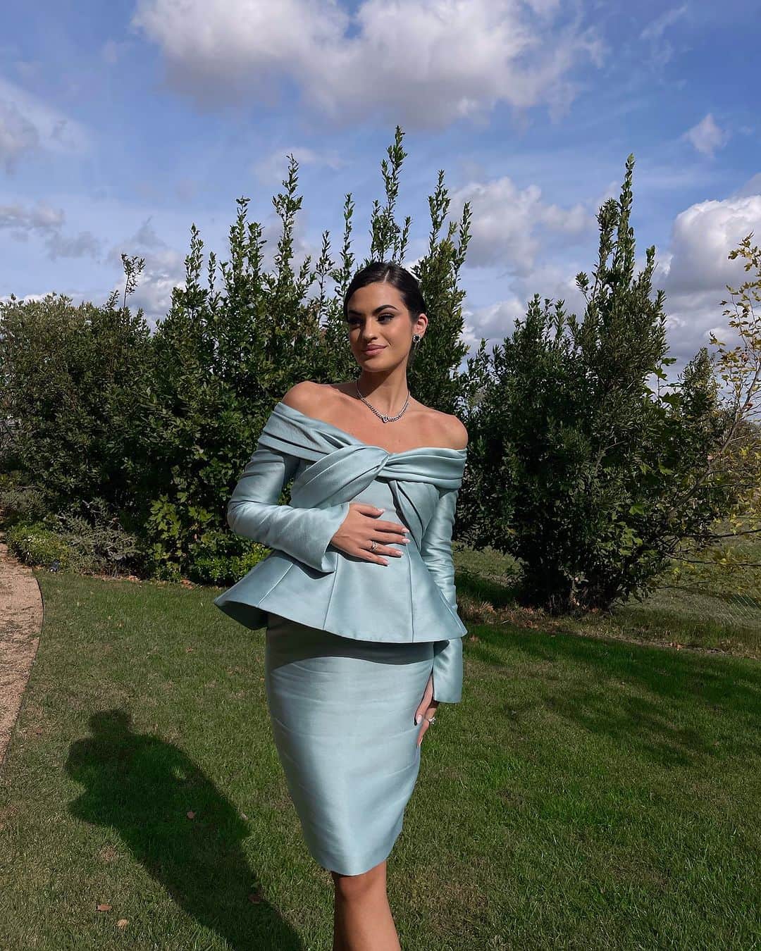 Pronoviasのインスタグラム：「Boda @mpombor y @zamaluis 🥹💙 Os deseo toda la felicidad del mundo familia! @pronovias 💙」