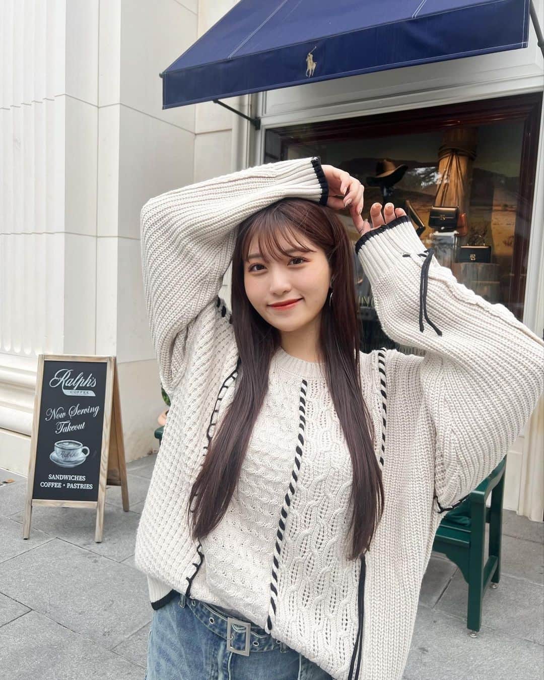 宇佐神星（きらり）さんのインスタグラム写真 - (宇佐神星（きらり）Instagram)「髪が秋色になったよ🍇🍇  今回もカラーは @kurtkashi さん！ いつもありがとうございます🫶🏻  トップスはアシメのデザインニットになってて、 大きめの配色ステッチが目を引くよ🧶  (@classicalelf_official / ivory / Lサイズ)」10月21日 22時18分 - kirari_usami