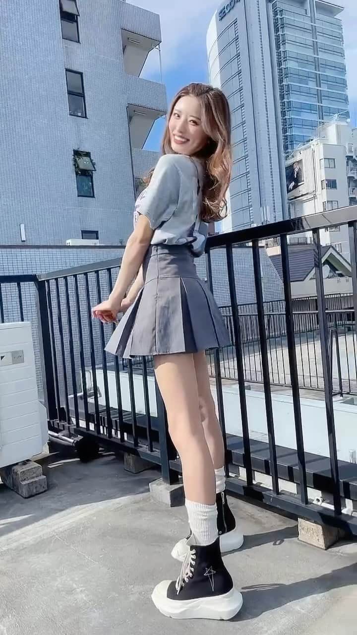 MIYABIのインスタグラム：「TシャツまだGETしてない方へ🥹💜  10/22(日)12:00で販売締め切りだよ👕  愛情込めてbeamを詰め込んだオリジナルTシャツだから 推してくれてる方には絶対絶対に〜着てほしいのぉ🫶  再販はないので、まだの方は急いでGETしてね💜  今週もお疲れ様でした✨  #cyberjapan #サイバージャパン #ミヤビーム #オリジナルTシャツ」
