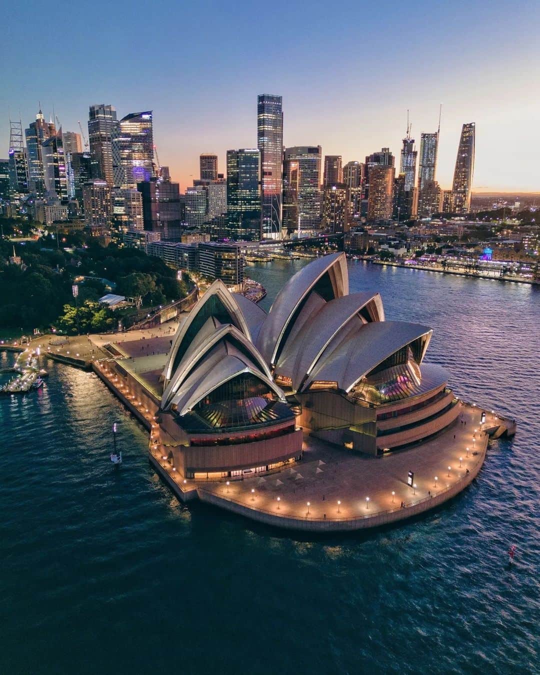 Australiaのインスタグラム：「Calling all culture vultures 👋 Whether you choose to explore our bustling cities or the vast outback, you'll find countless art and cultural experiences in #Australia 🎨❤️ Here are a few to get you started: Catch a show at @visitnsw's @sydneyoperahouse (which celebrated its 50th birthday this week 🥳) or wander through @thelumemelbourne in @visitmelbourne. Dive into the wonders of @queensland's @moua_museum_of_underwater_art, or learn about the world's oldest living culture with @topdidj in @ntaustralia. Marvel at @floriade_australia's blooms in @visitcanberra and light up your nights at one of our world-class events like @southaustralia's @illuminateadelaide.   The options are endless; to get your culture fix on your next trip Down Under, follow the link in our bio! 🔗   (📸: @bruchalaupka, @thelumemelbourne, @moua_museum_of_underwater_art, @australia, @visitcanberra, @australia)  #SeeAustralia #ComeAndSayGday  ID: A collection of art and cultural experiences around Australia, including: Sydney Opera House, LUME Melbourne, the Museum of Underwater Art, Top Didj as well as events including Floriade, Dark Mofo and Illuminate Adelaide.」