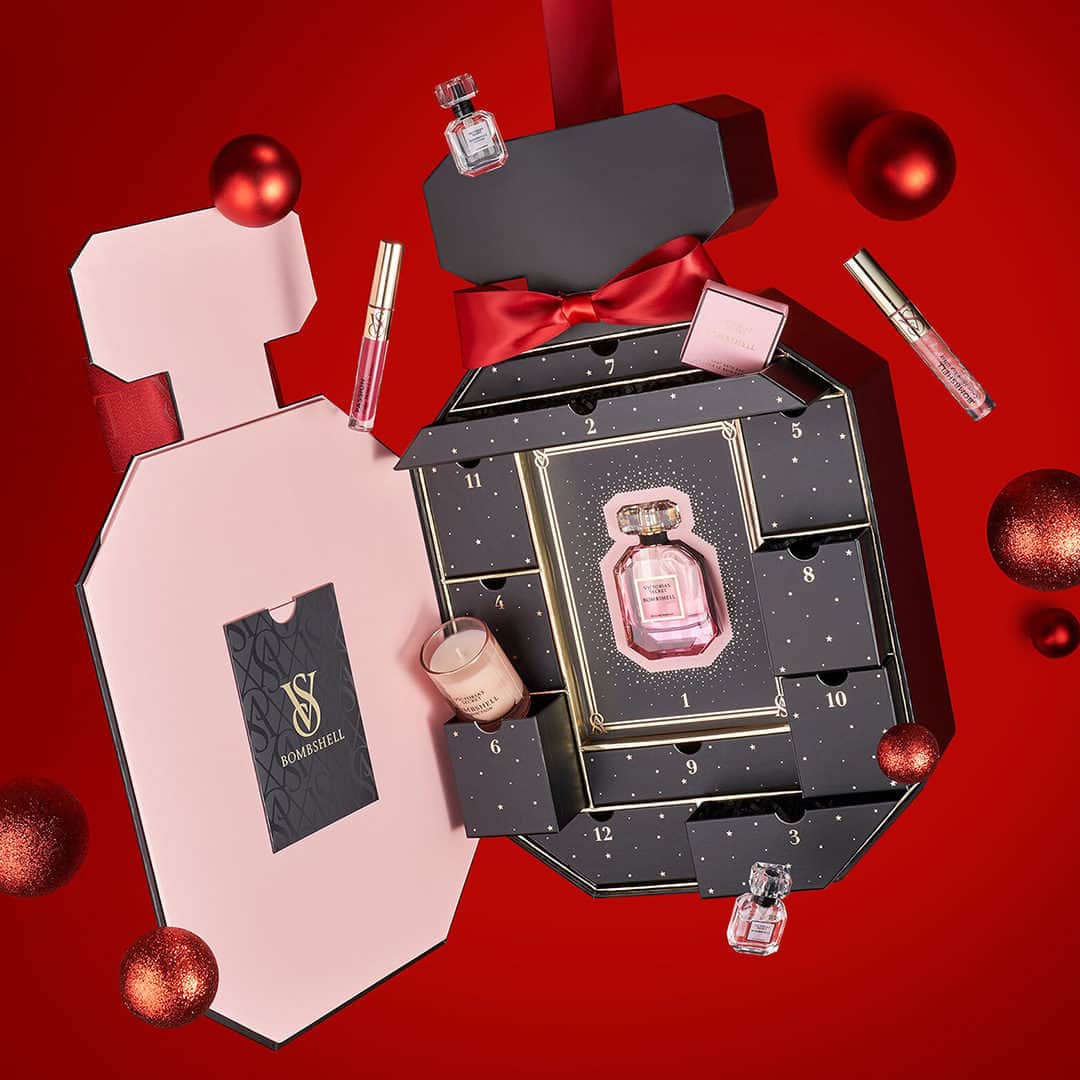 ヴィクトリアズ・シークレットのインスタグラム：「The viral Beauty Advent Calendar? She is the moment—and back for a second year in (super) limited quantities.」