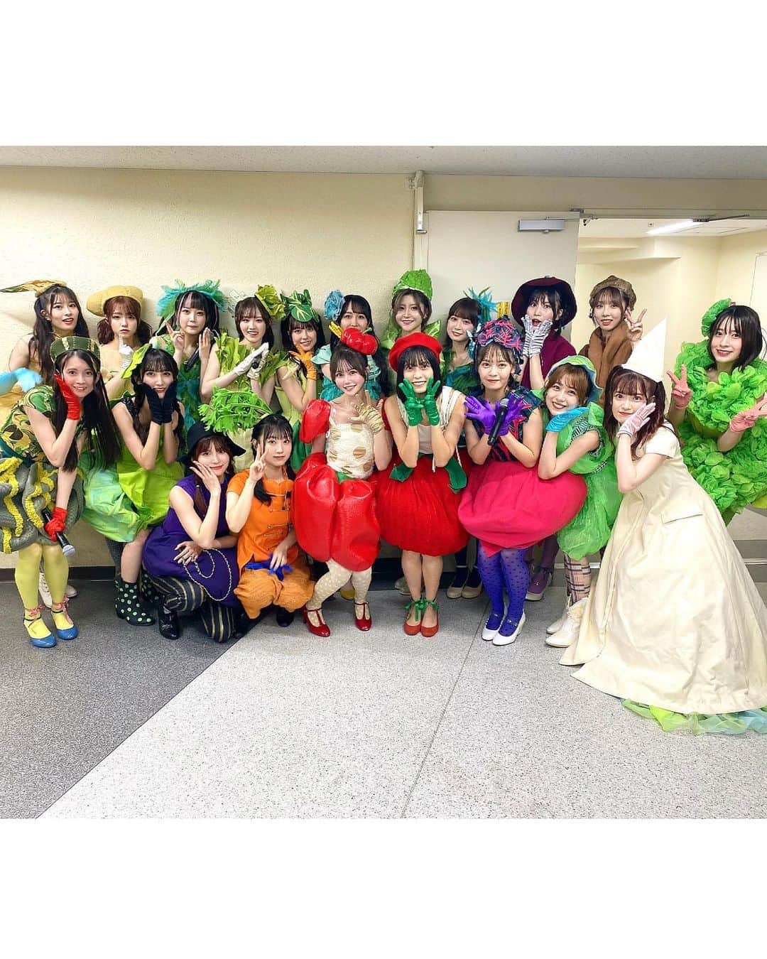 込山榛香さんのインスタグラム写真 - (込山榛香Instagram)「#AKB48武道館コンサート ありがとうございます🎤💕 ⁡ ⁡ ⁡ マジすか学園、野菜シスターズ、じゃんけん大会と 自由で楽しいAKB48満載なコンサートで すっごく楽しかったです✨ ⁡ 衣装も可愛過ぎて幸せ🥺 ⁡ ⁡ ⁡ 明日は武道館コンサート最終日！ 皆さん一緒に楽しみましょうね🫶 ⁡ ⁡ ⁡ ⁡ #AKB48 #idol #コンサート #live」10月21日 22時39分 - komiharu_official
