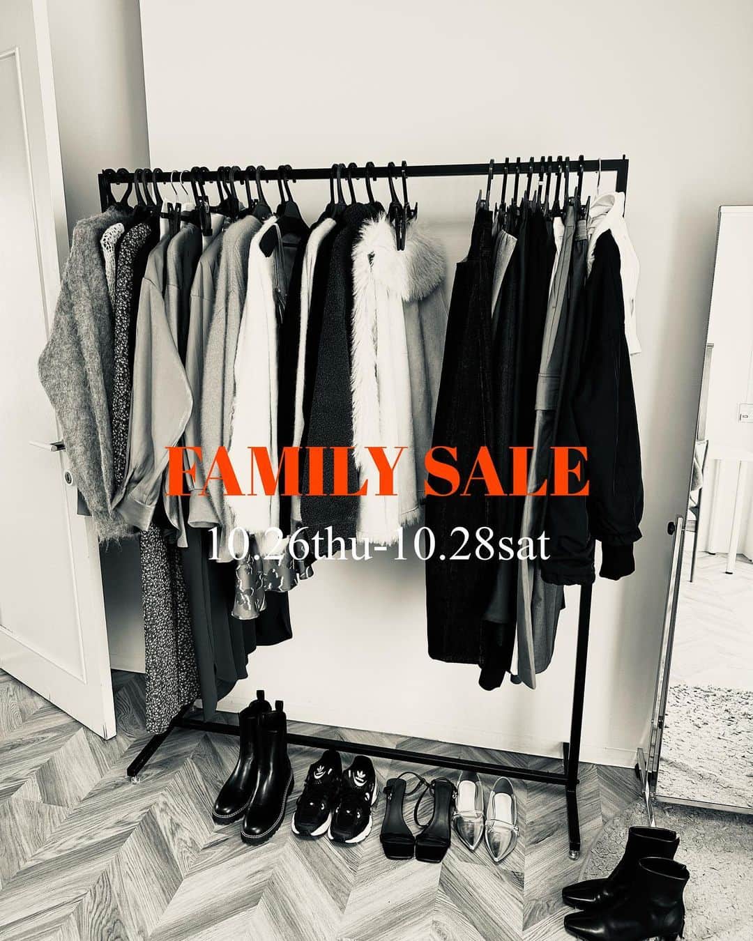 douxarchivesのインスタグラム：「【FAMILY SALEのお知らせ】archives, DOUX ARCHIVES, Cheekの3ブランド合同ファミリーセール開催いたします!! 今すぐ使えて！長く着られる！秋冬アイテムが ALL70%～50%OFFでGETできます🛍  ▼スケジュール▼  ■10/26(木)　12:00-21:00  【訳アリ品110円均一】 ほつれ・シミ・キズ等何らかの理由のあるB品を 特別価格にて販売致します！  　　　 ■10/27(金)　12:00-21:00  【運試しくじ！！】 お会計時に引いたくじで会計金額から更に割引！ 運次第で最大更に50％OFFになるチャンス♪  　　　  ■10/28(土)　11:00-17:00  【サンプル大放出！】 毎年人気のサンプル品を 550円～1100円にて販売致します  　　  ※混雑状況によりオープンが早まる場合もございます。 先着購入者の方にはノベルティプレゼント♪ 更にアプリ新規会員登録で１００円引き！！ ※￥1,000(税込)以上お買い上げで利用可 是非このお得な機会をご利用ください♪ 皆様のご来店をお待ちしております。  【 会場アクセス】  東京都中央区日本橋浜町1-1-12プラザANSビル2階   #douxarchives  #ドゥアルシーヴ」