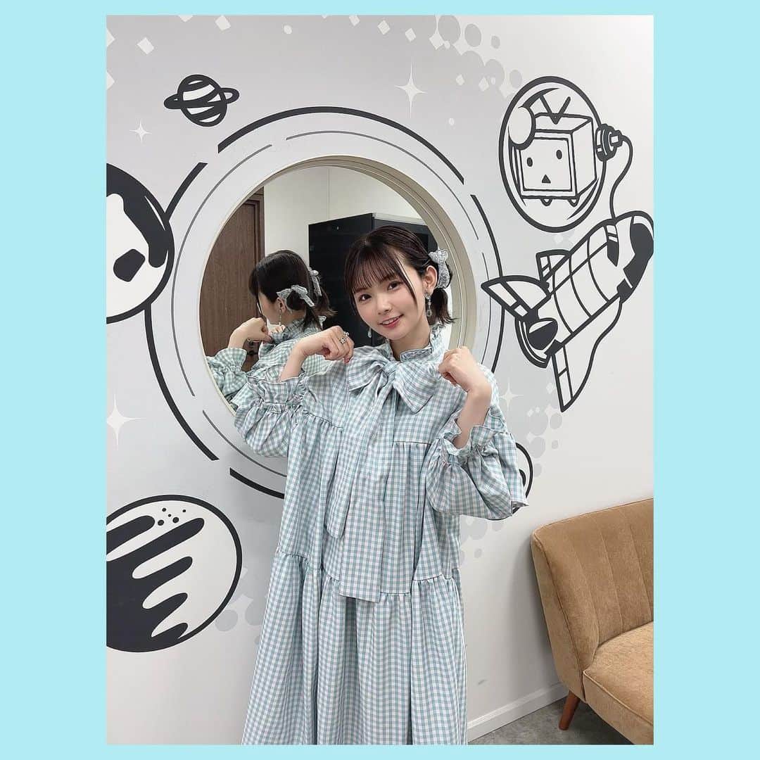 諏訪ななかのインスタグラム：「今回は宇宙で写真撮ったよ 🪐🌕☀️🚀🌏🛸🛰💫  いつもメイクさんが撮ってくれてる📸🫶🏻   あと前髪大暴れすぎてまっすぐにしてもらった！💇🏻‍♀️💈 @s_p_i_c_a   #諏訪七課」