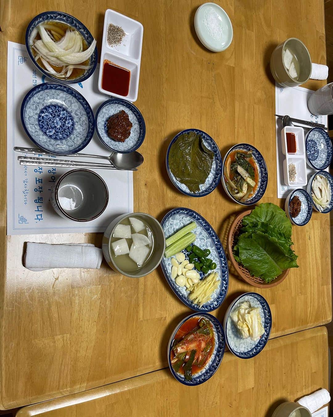 五箇公貴さんのインスタグラム写真 - (五箇公貴Instagram)「今年初めての天然ウナギでビジネスランチ。今年というかここ数年で初めてかも。ヤバいくらい美味しかった。ウナギの概念変わった。あとカンジャンケジャンと蟹味噌汁。セリを食べると韓国に来たなぁっ思う。 #ウナギ　#ソウル」10月21日 22時50分 - kimitakagoka