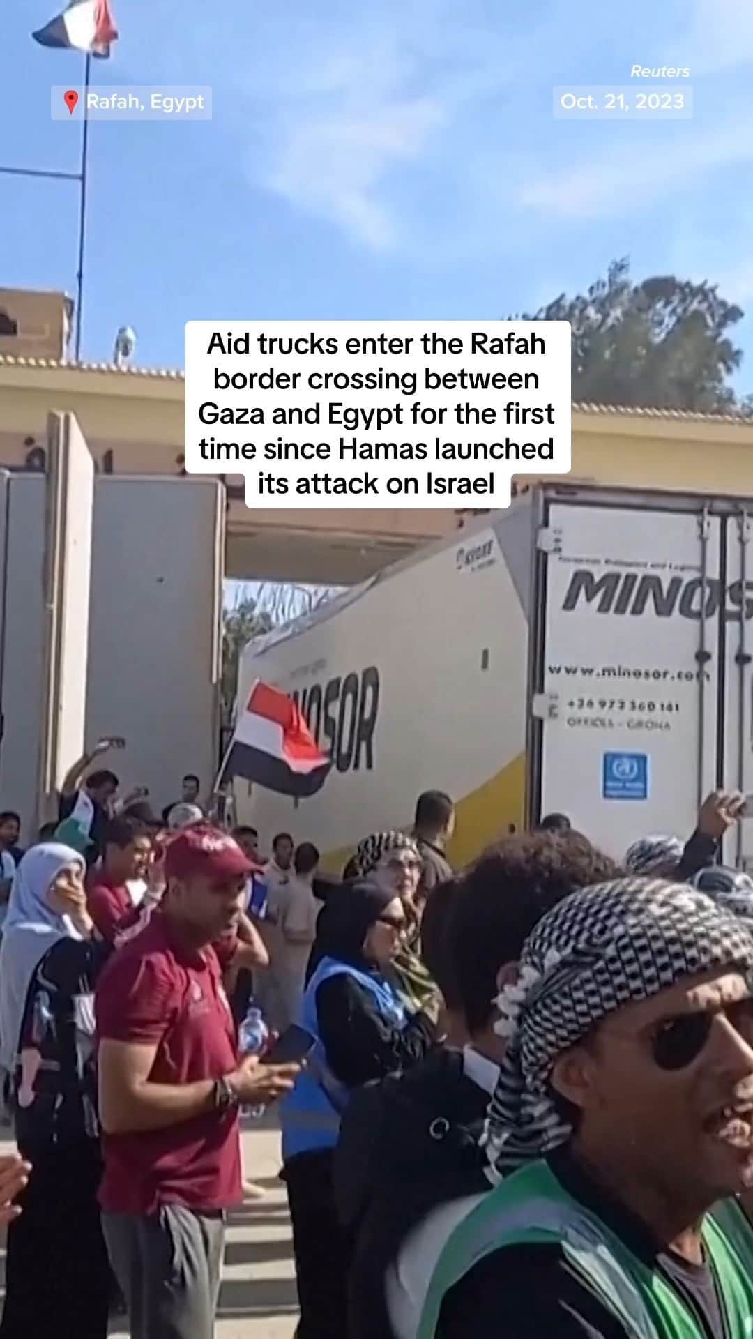 NBC Newsのインスタグラム：「Aid trucks enter the Rafah border crossing between Gaza and Egypt for the first time since the war began.」