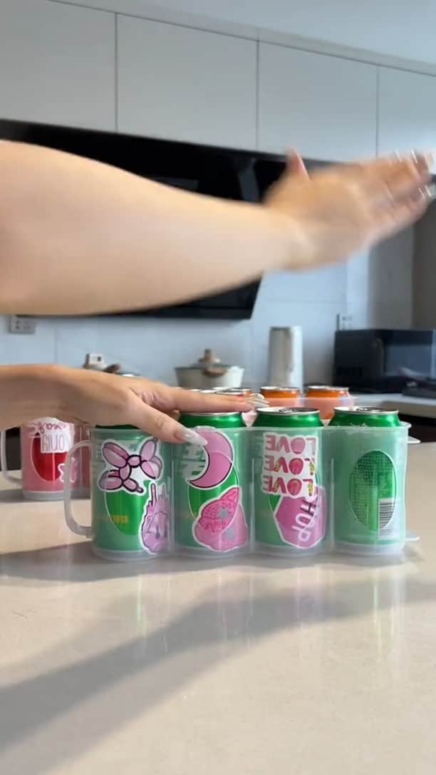 SHEINのインスタグラム：「Refrigeration meets innovation! ❄️💫 Our easy-grab bevie storage brings the CAN do attitude 😉  🔎 15761252  #SHEIN #SHEINforAll #SHEINstyle #fashion #chic #saveinstyle」