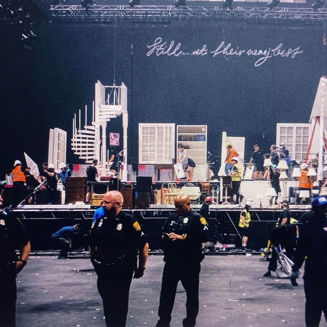 のインスタグラム：「The 1975 Still... at their very best Amalie Arena Tampa, Florida 18th October 2023」