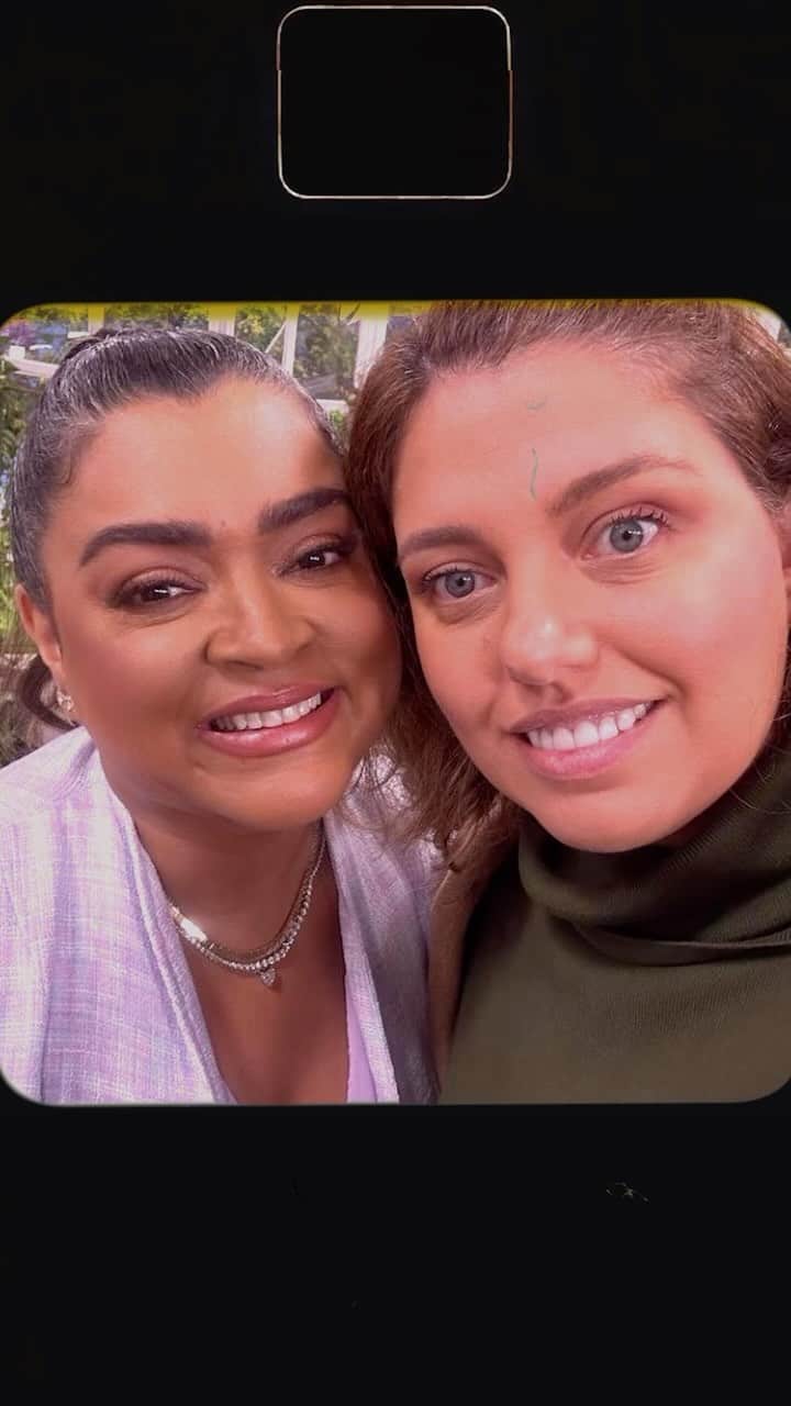 Preta Gilのインスタグラム：「Parceira de uma vida inteira, minha irmã, minha grande amiga, minha fiel e incansável escudeira, meu colo, meu amparo, minha afilhada, minha sócia!   É ela, mais do que nunca, quem está comigo de mãos dadas neste processo de muita dor, mas de muito amor também! É nela quem confio de olhos fechados! É ela quem me ajuda em tudo que preciso e ainda a realizar meus sonhos e projetos! É ela quem me conhece como poucos! É ela quem admiro infinitamente! É ela, é ela, é ela! Ela é minha TUDO e eu sou toda Love, Love por ela!!!  Parabéns pelo seu aniversário de 40 anos, minha amada Malu! Obrigada por tudo que fez e faz por mim, por todo cuidado e carinho, sem você eu não conseguiria renascer das cinzas e virar a fênix que me tornei! Que você tenha muita saúde para que possamos viver sempre juntas e para realizar muito mais coisas! Te amo, te amo e te amo @malupbarbosa!!! Vamos comemorar muito!!! Viva Malu!!! 💙」