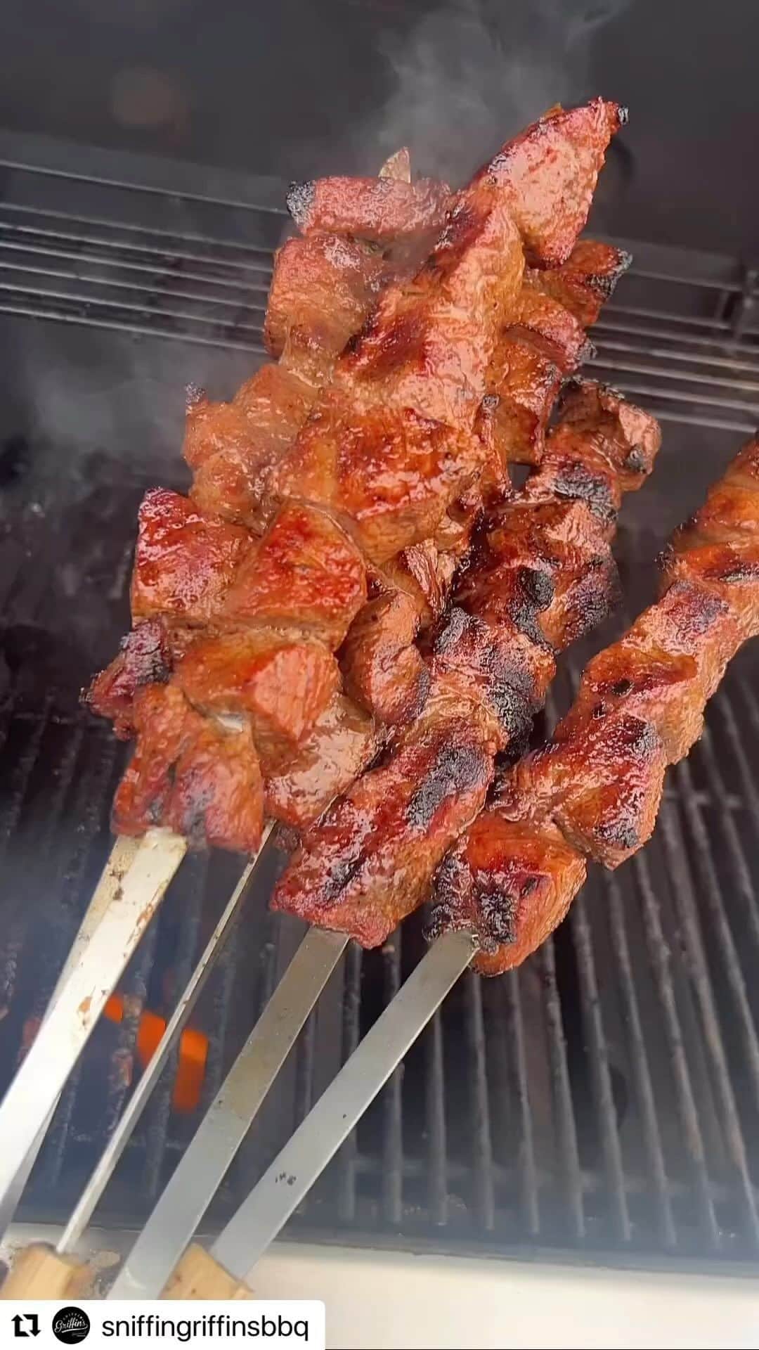 ウォーレン・Gのインスタグラム：「Good Morning Rev Up That Pit You Know The Rest #bitethrough @sniffingriffinsbbq」