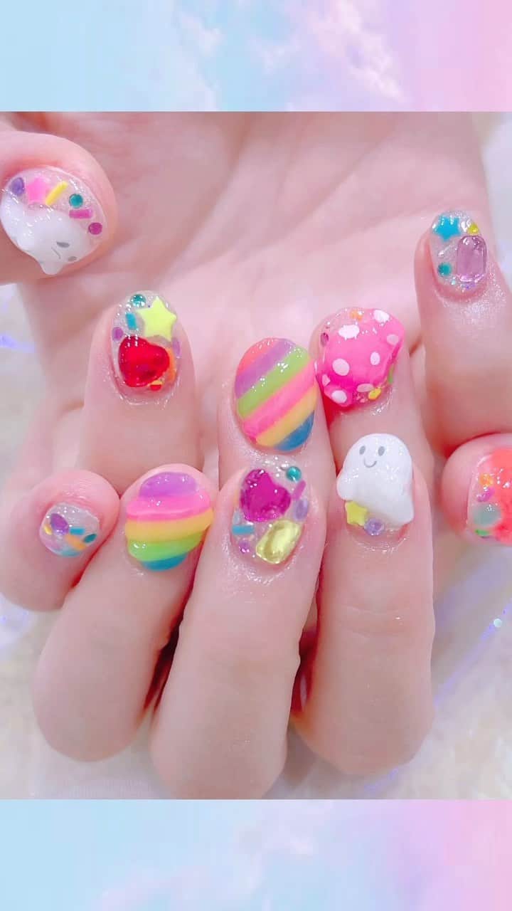 なかやまちえこのインスタグラム：「ℌ𝔞𝔩𝔩𝔬𝔴𝔢𝔢𝔫.⠀ ⠀ #nail #nails #nailart #ネイル #美甲 #ネイルアート  #japanesenailart #manucure #japanesenails #manicurist #gelnails #أظافر #네일아트 #미용  #เพ้นท์เล็บ #artedeuñas #เพ้นท์เล็บเจล #ジェルネイルデザイン #ネイルデザイン #nagelkunst @aby_sharenail⠀ @kimacat_betty 蓄光ぷにぷに #pr」