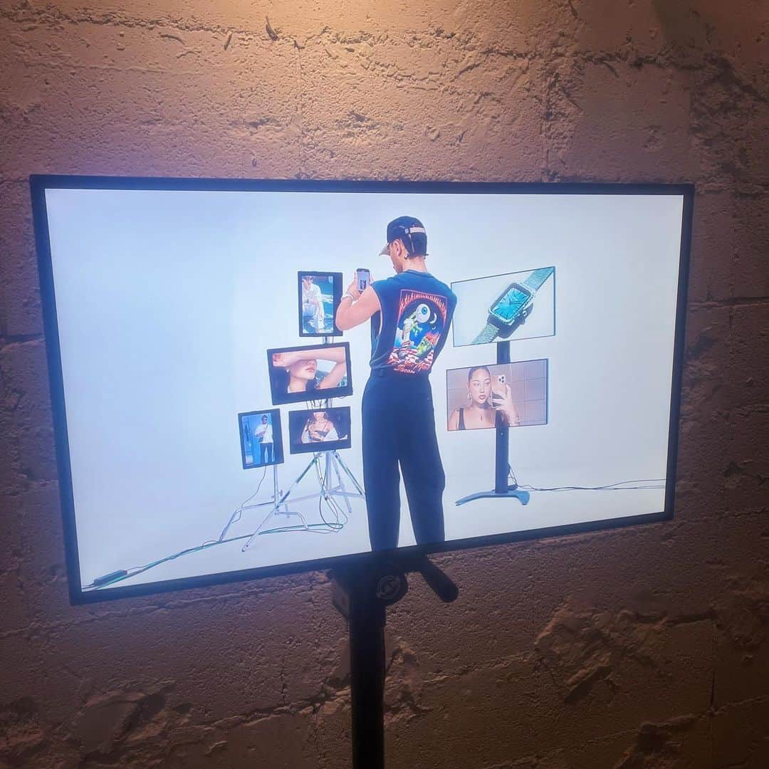 Aiceさんのインスタグラム写真 - (AiceInstagram)「✎𓂃 𝑇𝘩𝑟𝑜𝑢𝑔𝘩 𝑡𝘩𝑒 𝑆𝑐𝑟𝑒𝑒𝑛 　　　　　　　　　　　　　𝑏𝑦 𝐷𝑎𝑛𝑖𝑒𝑙 𝑊𝑒𝑙𝑙𝑖𝑛𝑔𝑡𝑜𝑛 @danielwellington   スウェーデン発の腕時計・アクセサリーブランドのダニエルウェリントンがブランド誕生12周年を記念したスペシャルイベントに @mikaphith とお邪魔してきました ⌚️🇸🇪 お土産でもらったアイテムを着用して遊ぼうとミと決めた  初となるアパレルラインやスーツケース、鞄もとってもかわいかったです @naopisgram お誘いありがとう〜 ❤︎  ・ ・ ・  #danielwellington #ダニエルウェリントン」10月22日 0時05分 - __february4__