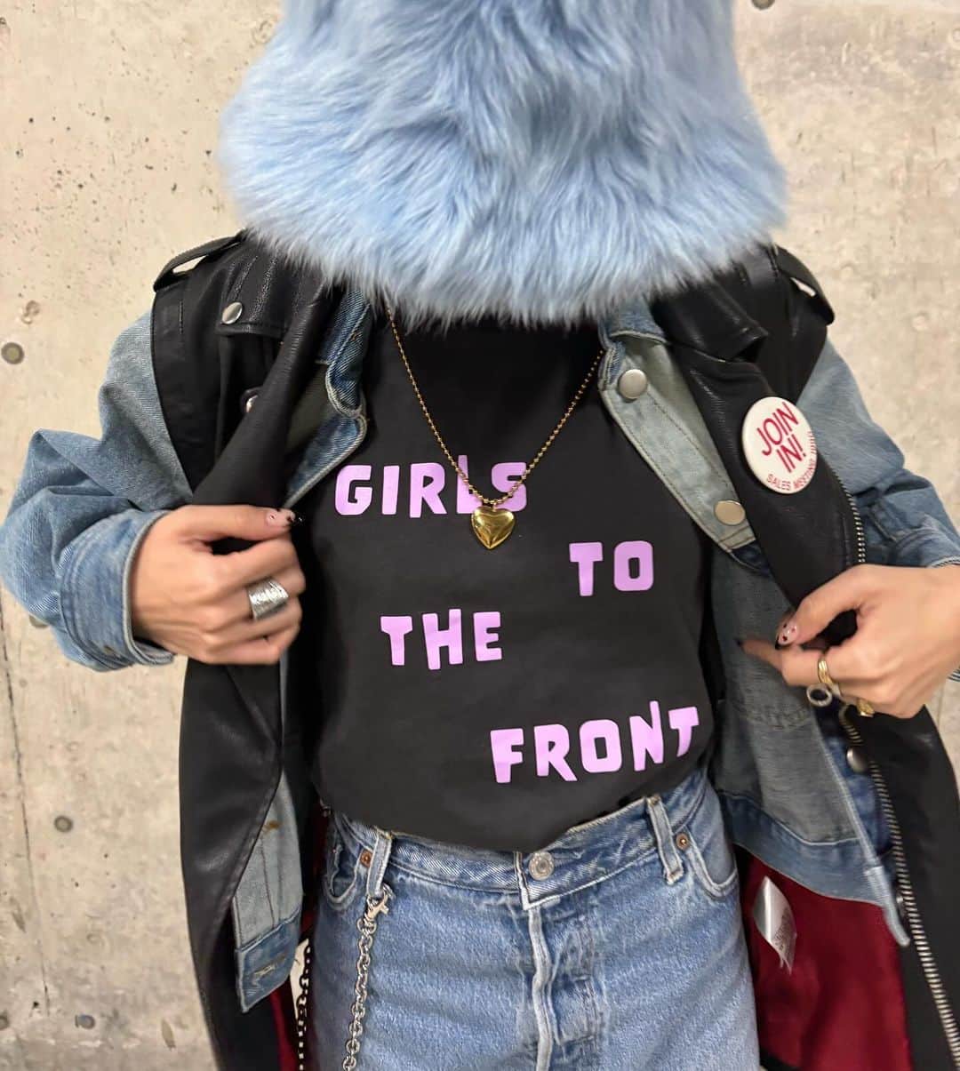 のインスタグラム：「GIRLS TO THE FRONT🌹  最高なメッセージ受け取りました。 この言葉に込められた想いに 私もすごく共感します⚡️」