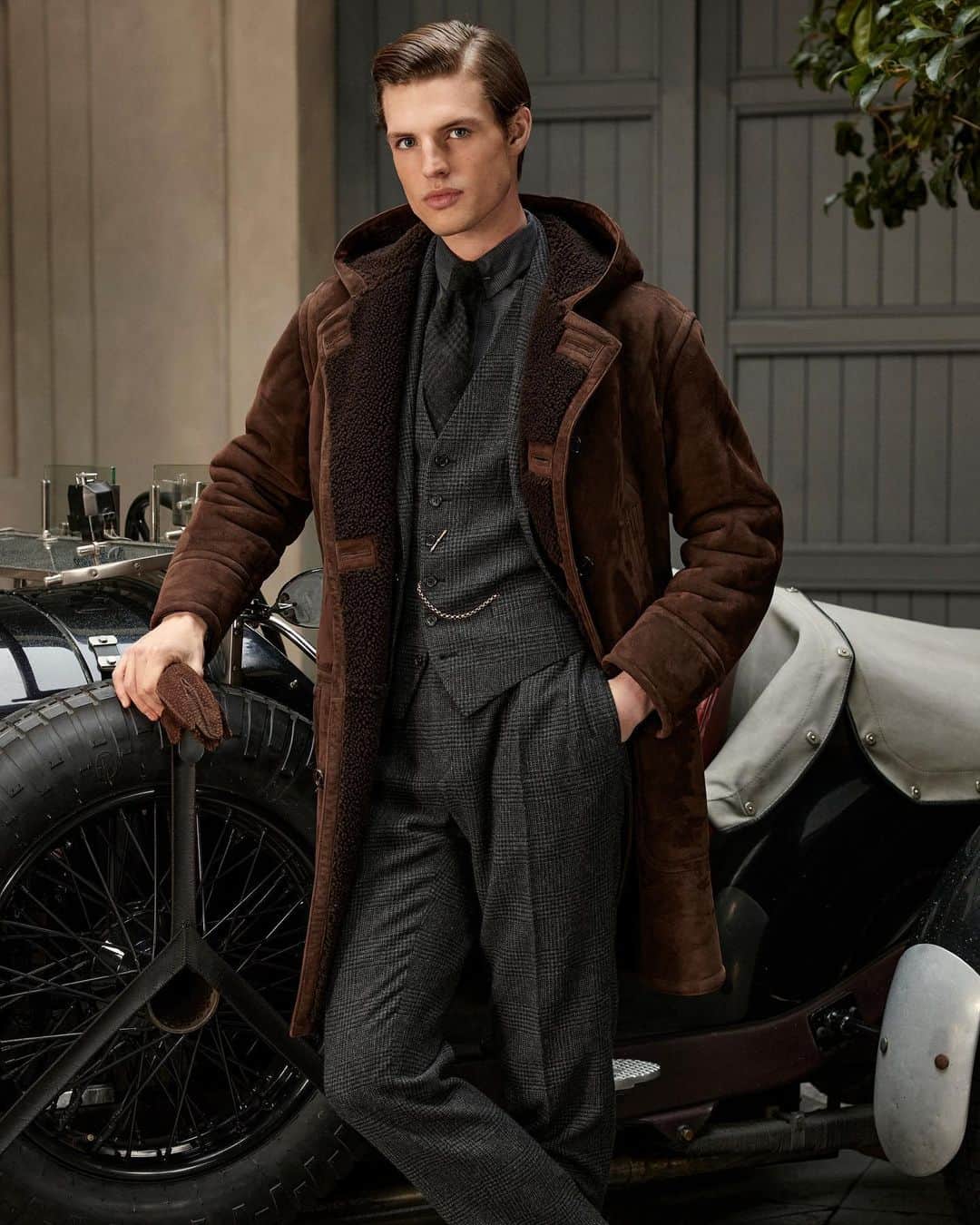 のインスタグラム：「Modern yet sophisticated styling.  Handmade plaids in charcoal and black create elegant juxtaposition with #RLPurpleLabel’s outerwear.  Explore the Luther Tassel Suede Loafer and more from #RalphLauren Fall 2023 via the link in bio.」