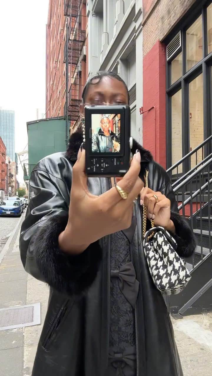 ケイト・スペードのインスタグラム：「A reminder from chanelmckinsie: don’t forget to turn the camera on yourself, too. #katespadeny」