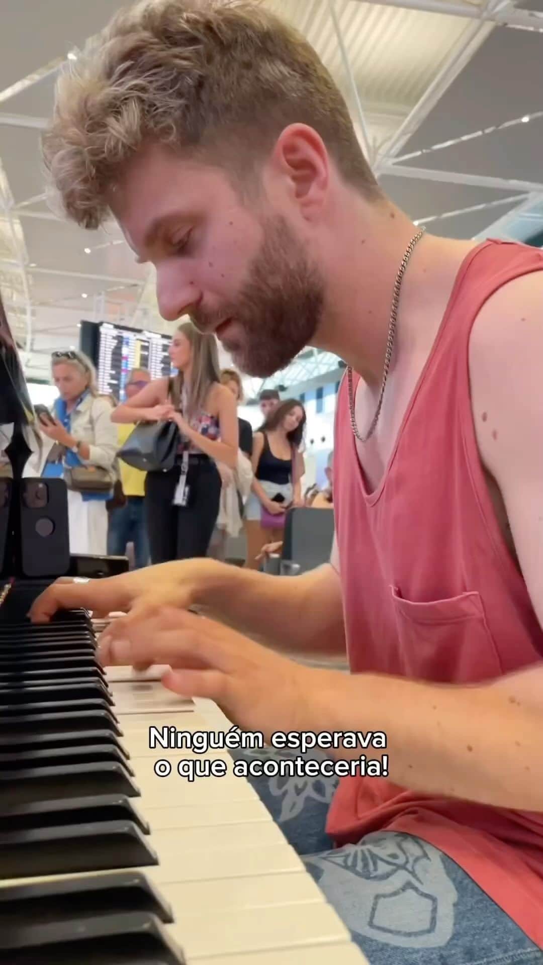 Giovanna Antonelliのインスタグラム：「O poder da música ❤️ . Via @emilio.piano & @valentinairlando」