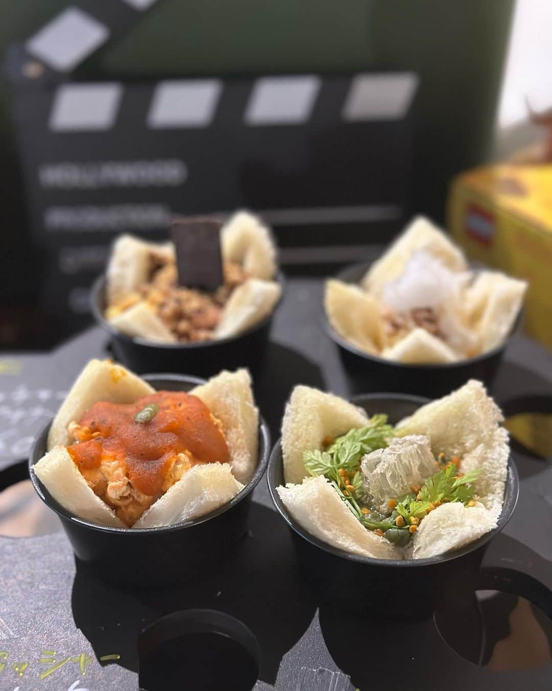 半田悠人さんのインスタグラム写真 - (半田悠人Instagram)「本日は運営している元映画館の4周年イベントでした。 クラウドファンディングでご支援いただいてからもう4年も経ったことが感慨深く、また、この場所を好きだと言ってくれる人がこんなにいるのかと嬉しく思いました。 本当にありがとうございます。 作っただけで終わりたくない建築集団として、場所が使われていることはこんなにも胸を打つのかと思いました。  元映画館はこれからも続いていきます。週末は(不定期ですが)スナックの営業もしておりますので、お近くの際は是非お立ち寄りください。 写真は本日フードを出してくれた映画系サンドイッチのFOOD TANK @operation_foodtank  お寿司のすしけん @iwai_kenji_sato  スナック @cinema_no_atode  場所 @motoeigakan」10月22日 0時10分 - yutohanda