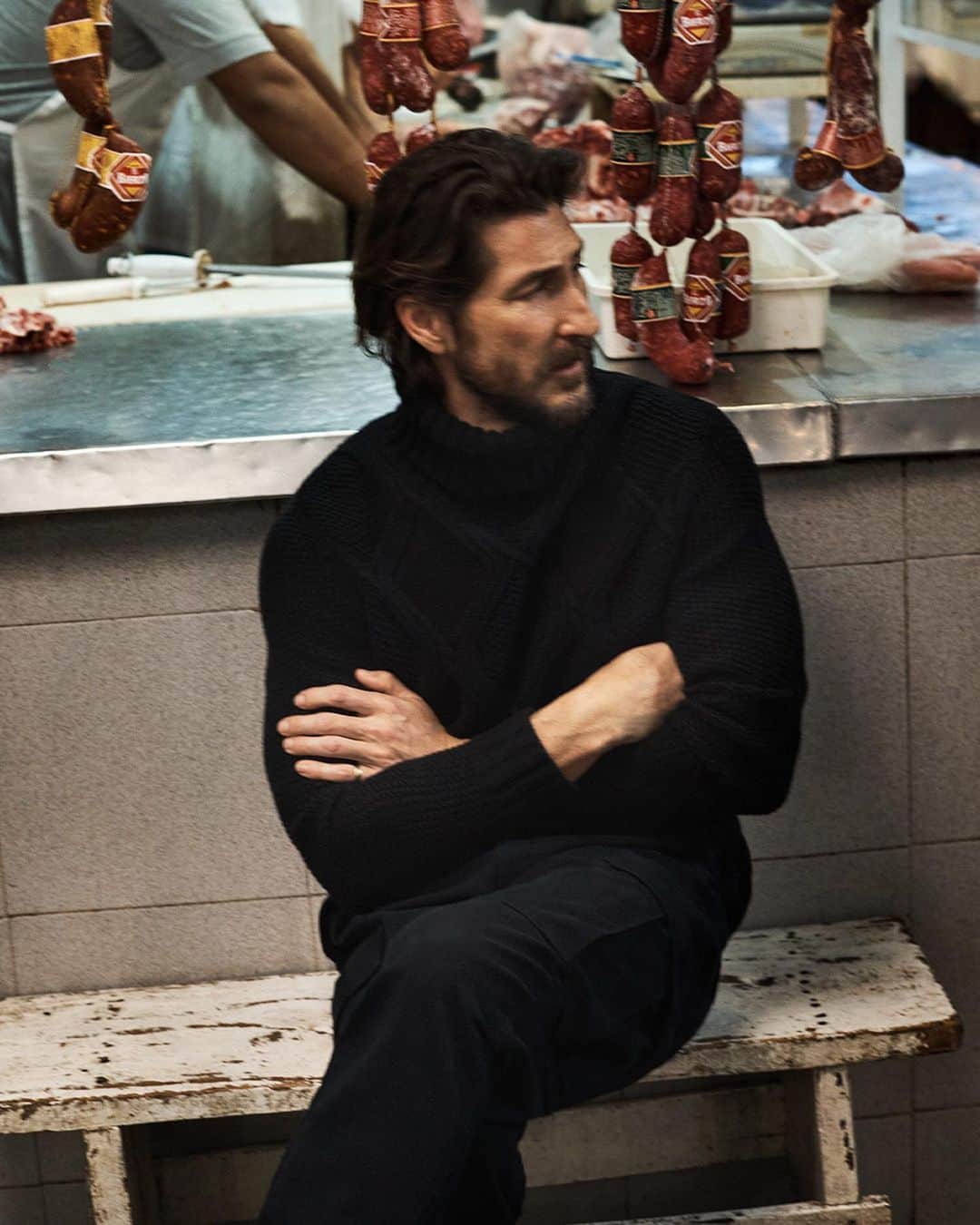 Banana Republic のインスタグラム：「Our new fall collection prioritizes textures and fine details with a fresh take on classic outerwear and exceptionally soft cashmere — purposefully designed for layering. #TheBRLook」