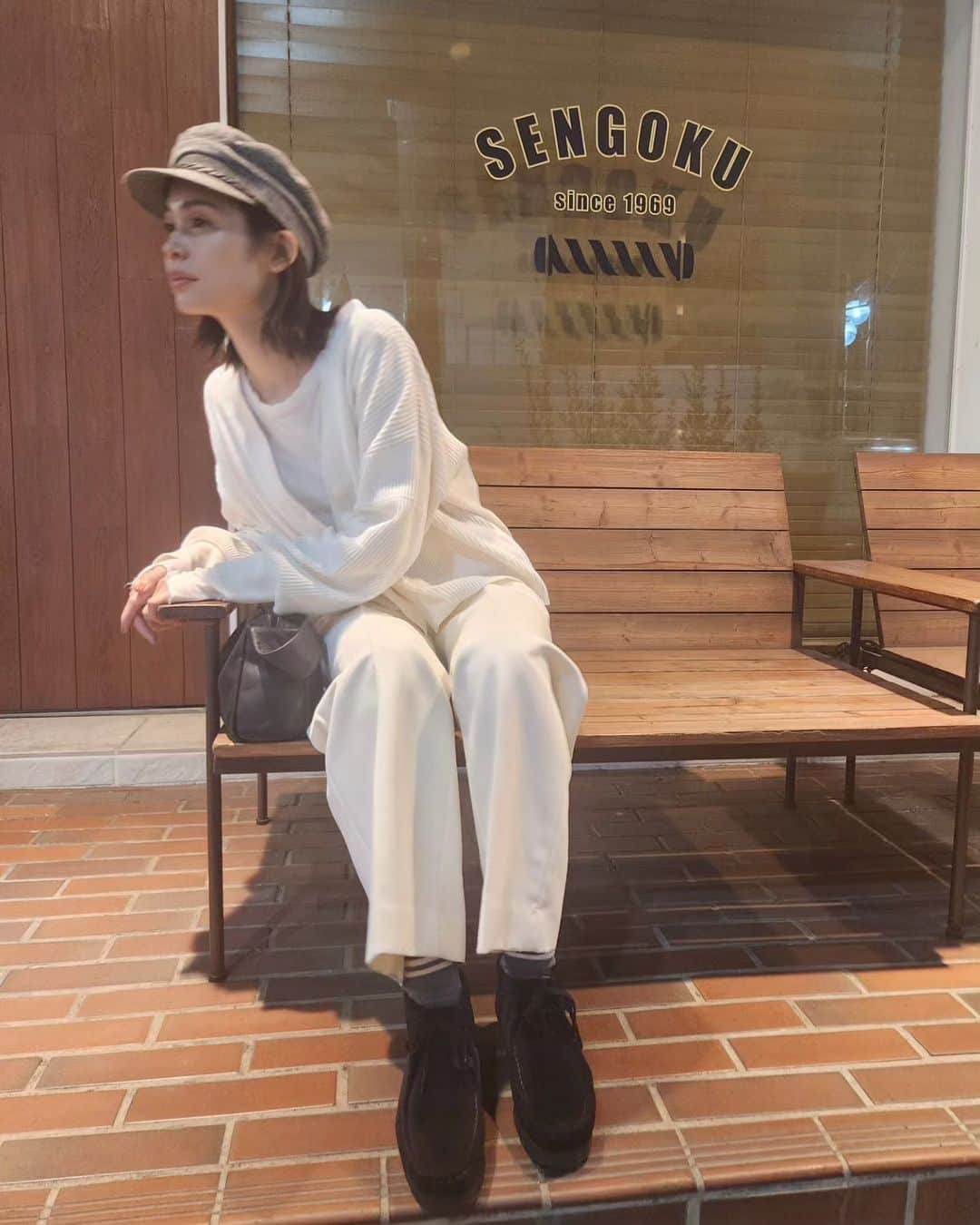 福田メイコのインスタグラム：「. 去年買ったカーディガン今年の方が着てる🐻‍❄️ #私服」