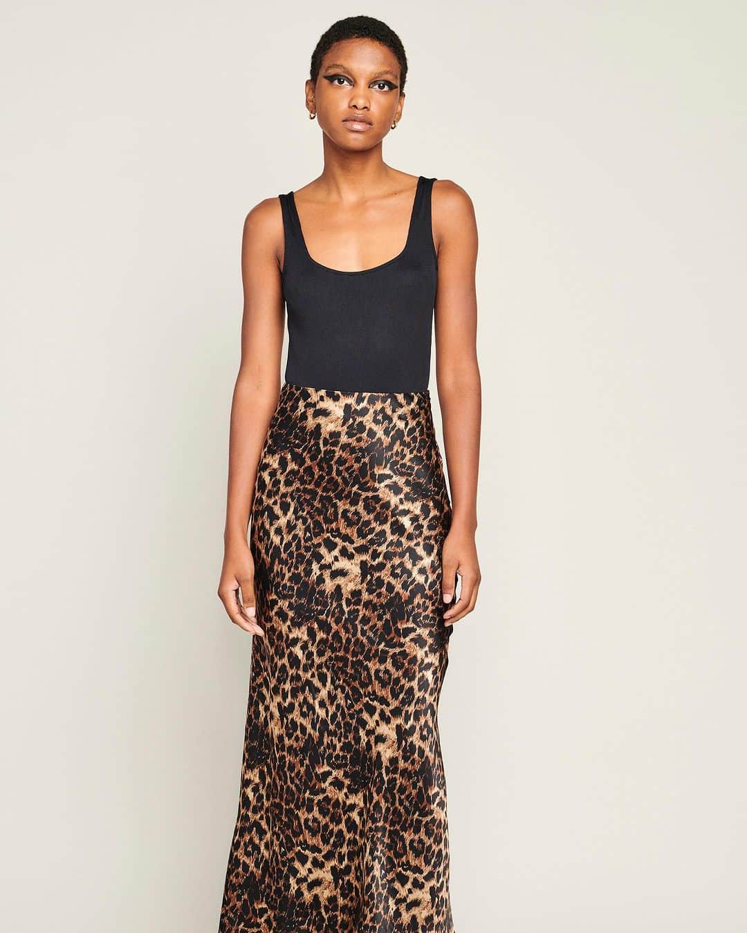 オーガニックバイジョンパトリックのインスタグラム：「Introducing the Ava Silk Skirt in Leopard Print  organicbyjohnpatrick.com  #organicbyjohnpatrick  #sustainablefashion #silk #leopardprint #smallbusiness」