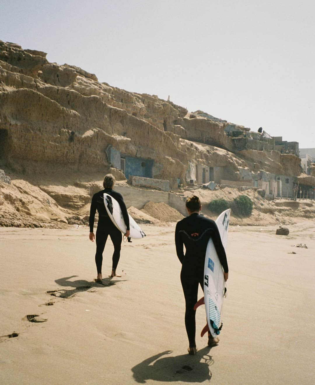 BILLABONG WOMENSさんのインスタグラム写真 - (BILLABONG WOMENSInstagram)「As the evening light faded, we took one last surf before it was time to head home. What an adventure. Watch the film, link in bio. #BillabongAdventureDivison」10月22日 1時00分 - billabongwomens