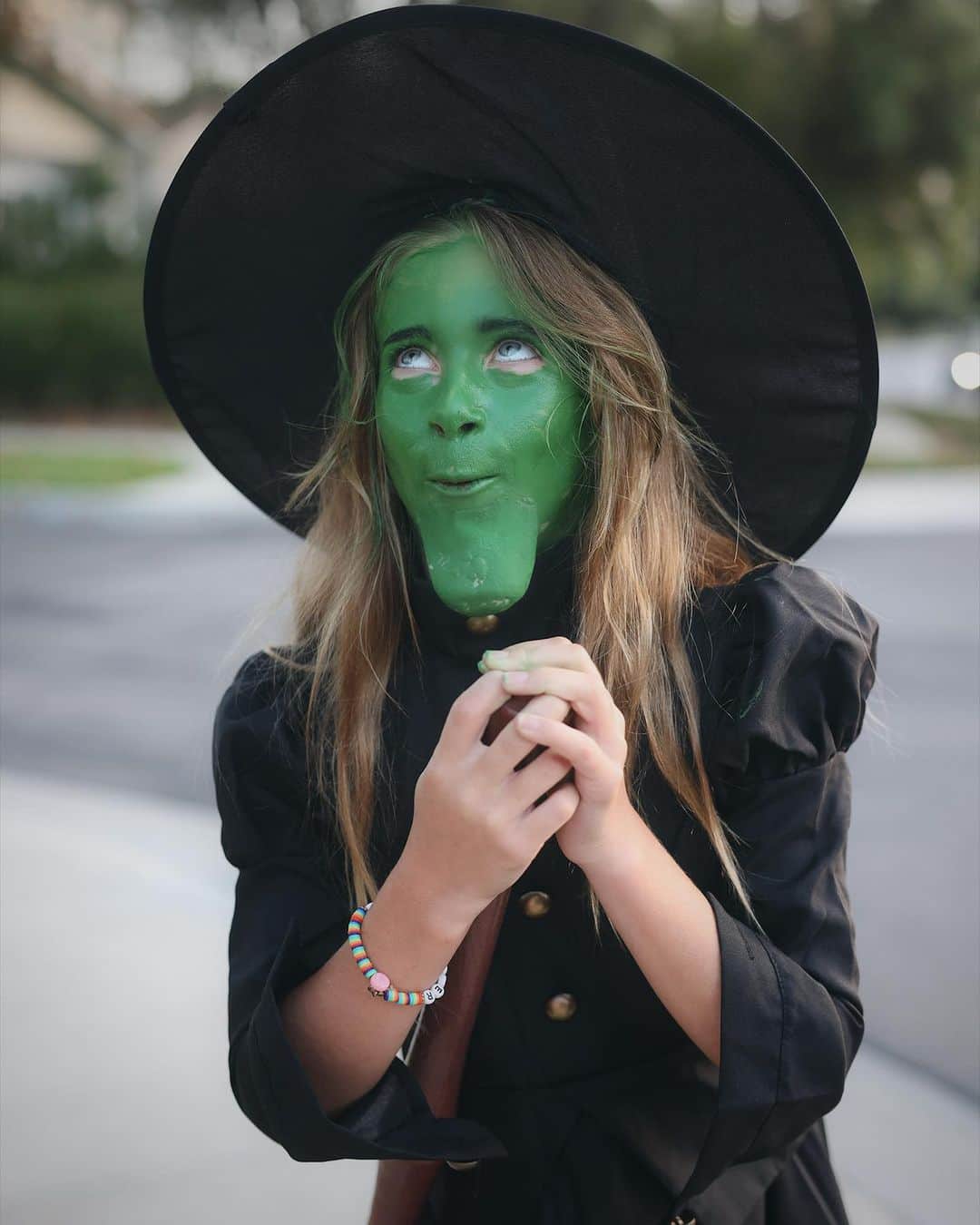 アマンダ・スタントンさんのインスタグラム写真 - (アマンダ・スタントンInstagram)「are you a good witch or a bad witch? 🪄」10月22日 1時09分 - amanda_stantonn