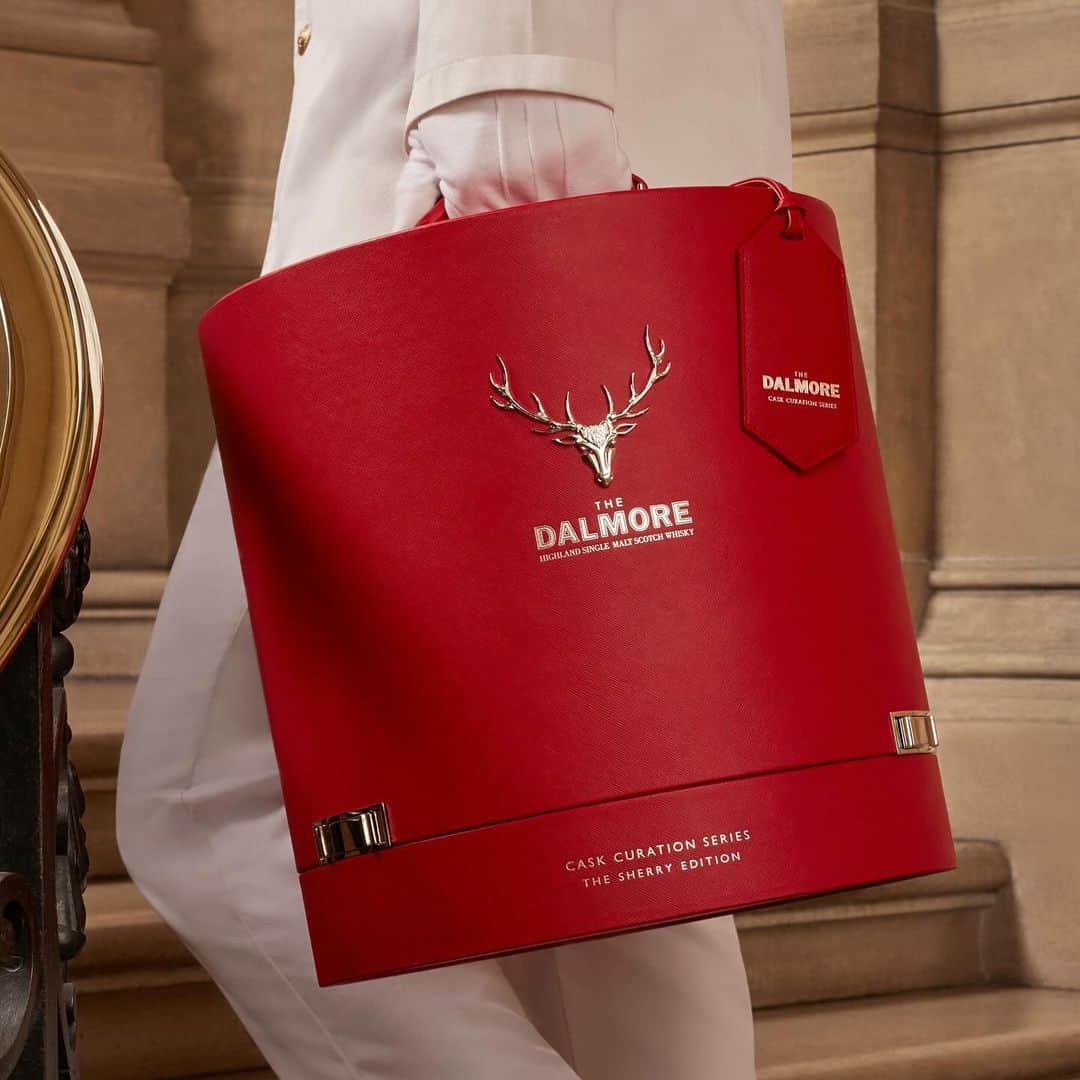 The Dalmoreのインスタグラム：「The Sherry Collection is beautifully presented in a bespoke leather-finished travel case hand-crafted in Florence, Italy by luxury luggage makers @abforencesrl. The case offers a perfect home for this trio of exquisite whiskies.  #TheDalmore #Dalmore #CaskCurationSeries #SherryEdition #LeatherHandmade」