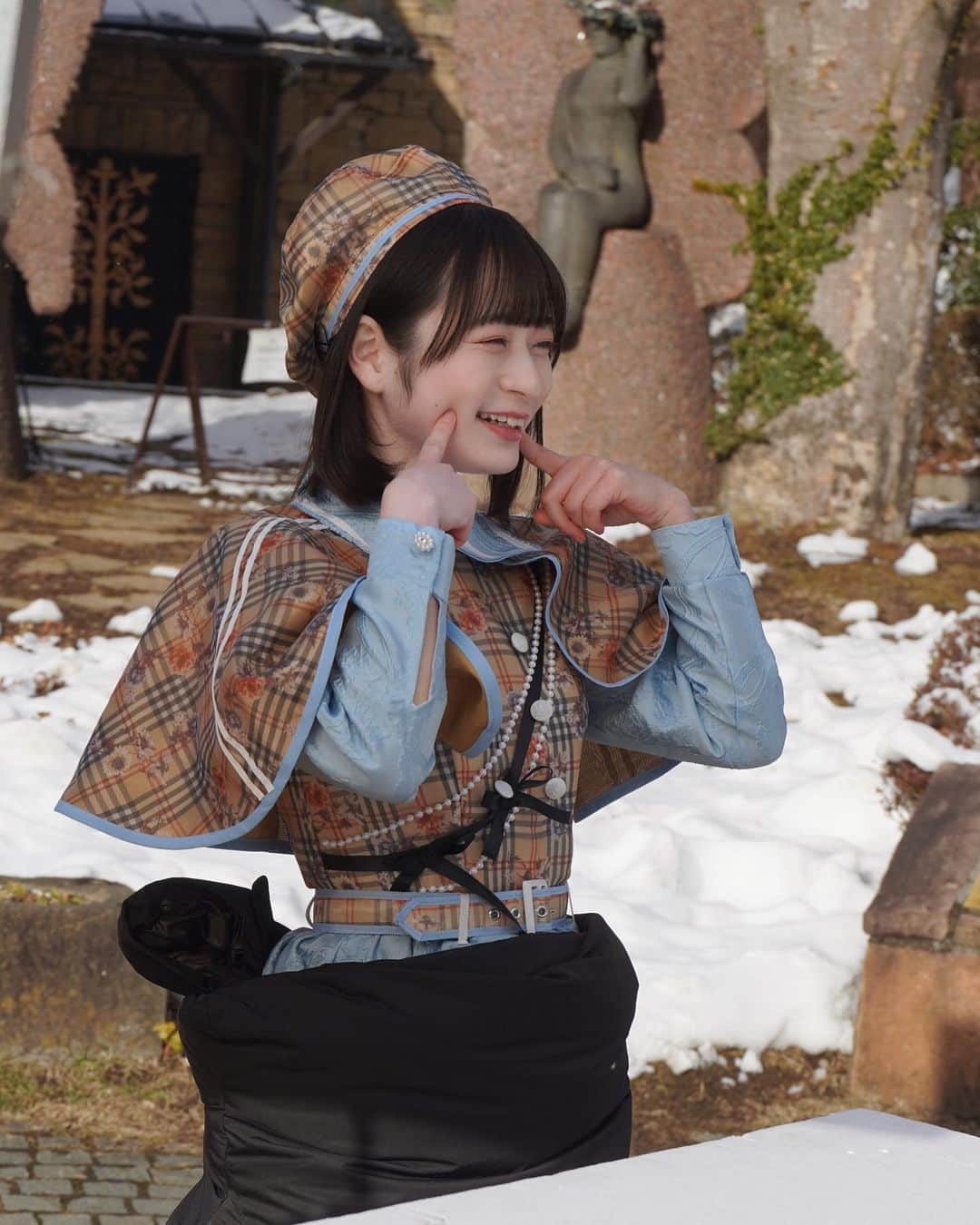 比嘉ゆめののインスタグラム：「MV撮影ときのゆめの！  私アイドルやっているのですが アイドルに本気すぎてたまに熱くなりすぎたりしてメンバーにこうしたいな〜って伝えまくったり Pさんにこれやりたいです！これどうしましょうー！って言いながら大号泣で相談してしまったりしたことあるんだけど（すぐ泣くじゃん） みんな聞いてくれるの優しいし一緒に前向いてくれるしとてもいい環境です チームパレパレあたたかい  一度きりの人生で1番好きなアイドルができててよかった！  ぜひアイドルのひがゆめのも観にきてください〜🌸」