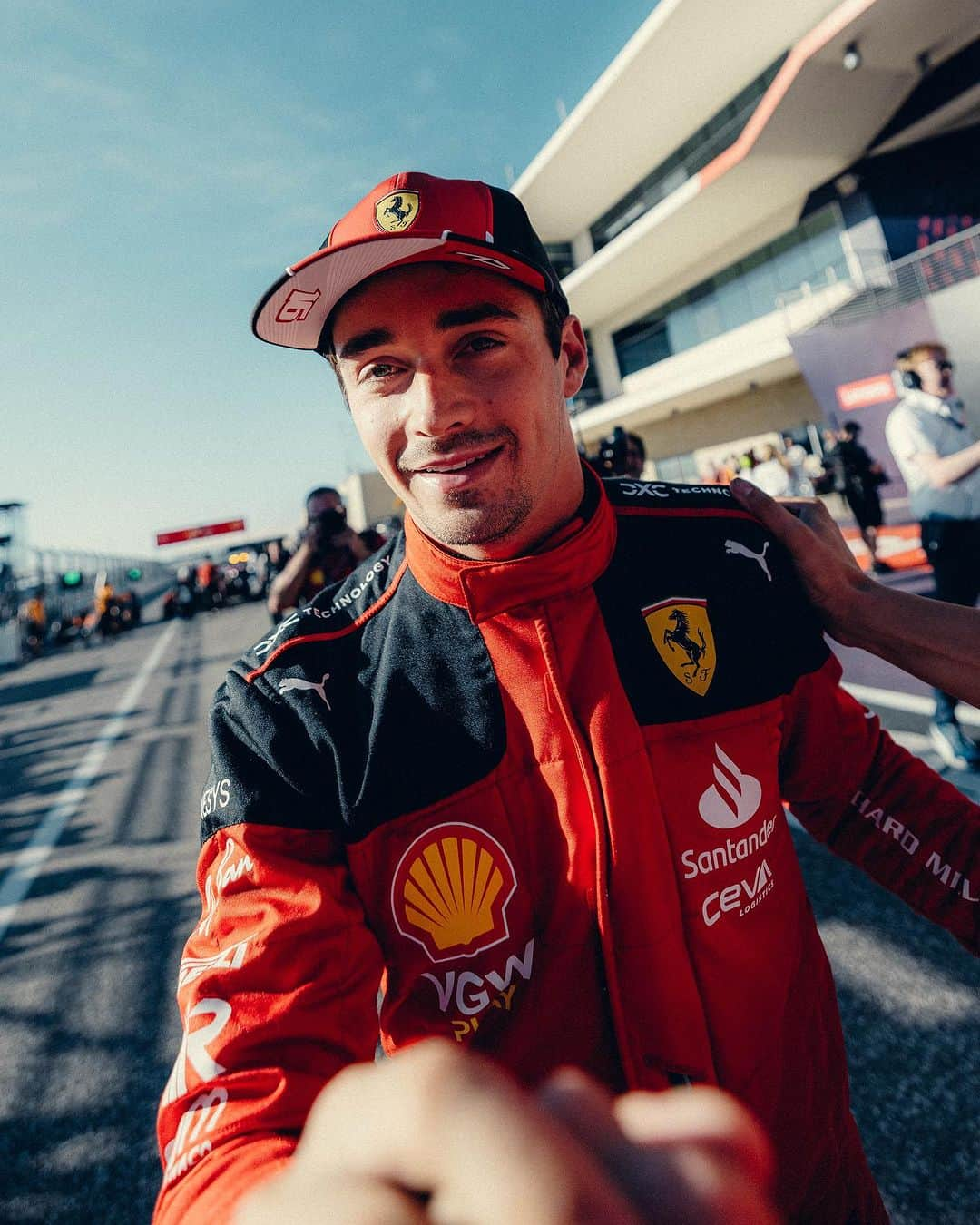 シャルル・ルクレールのインスタグラム：「Back on pooooole babyyy. Really happy with that. But before Sunday’s race, we’ve got another qualifying and the sprint race this afternoon. Let’s go !」