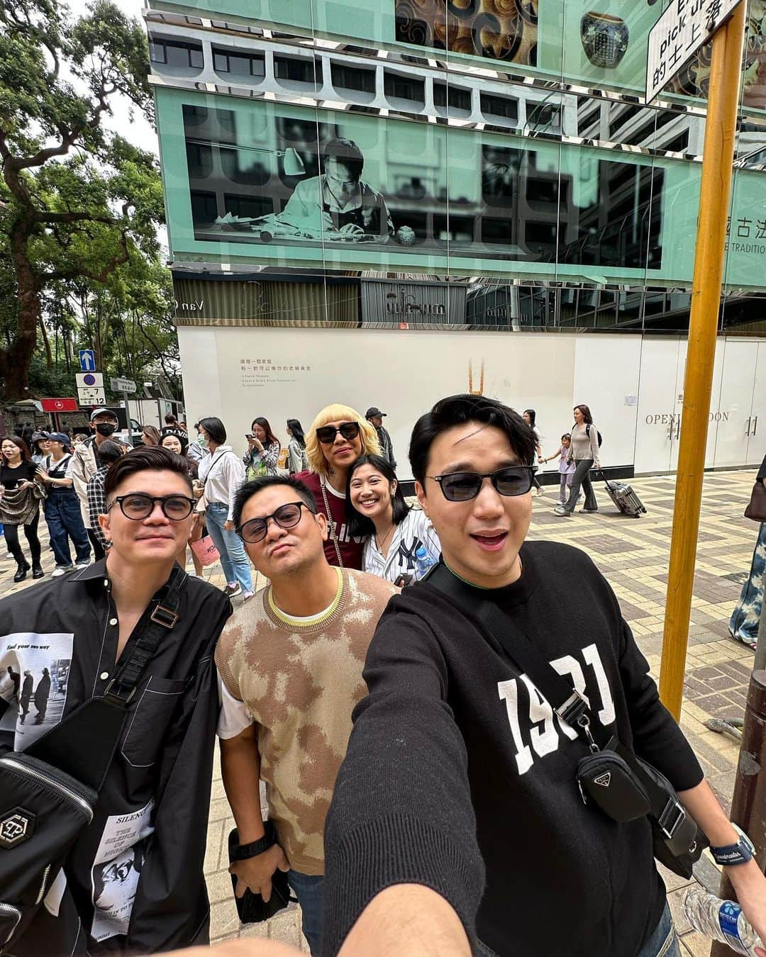 Ryan Bangさんのインスタグラム写真 - (Ryan BangInstagram)「Cherished moments with my Showtime fam 🫶  #hongkong #family」10月22日 13時10分 - ryanbang