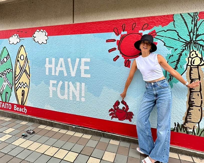 岡部亜紀さんのインスタグラム写真 - (岡部亜紀Instagram)「いつから可愛い壁になってたの❓ #太東ビーチ  #トイレの壁」10月22日 11時42分 - akiokabe