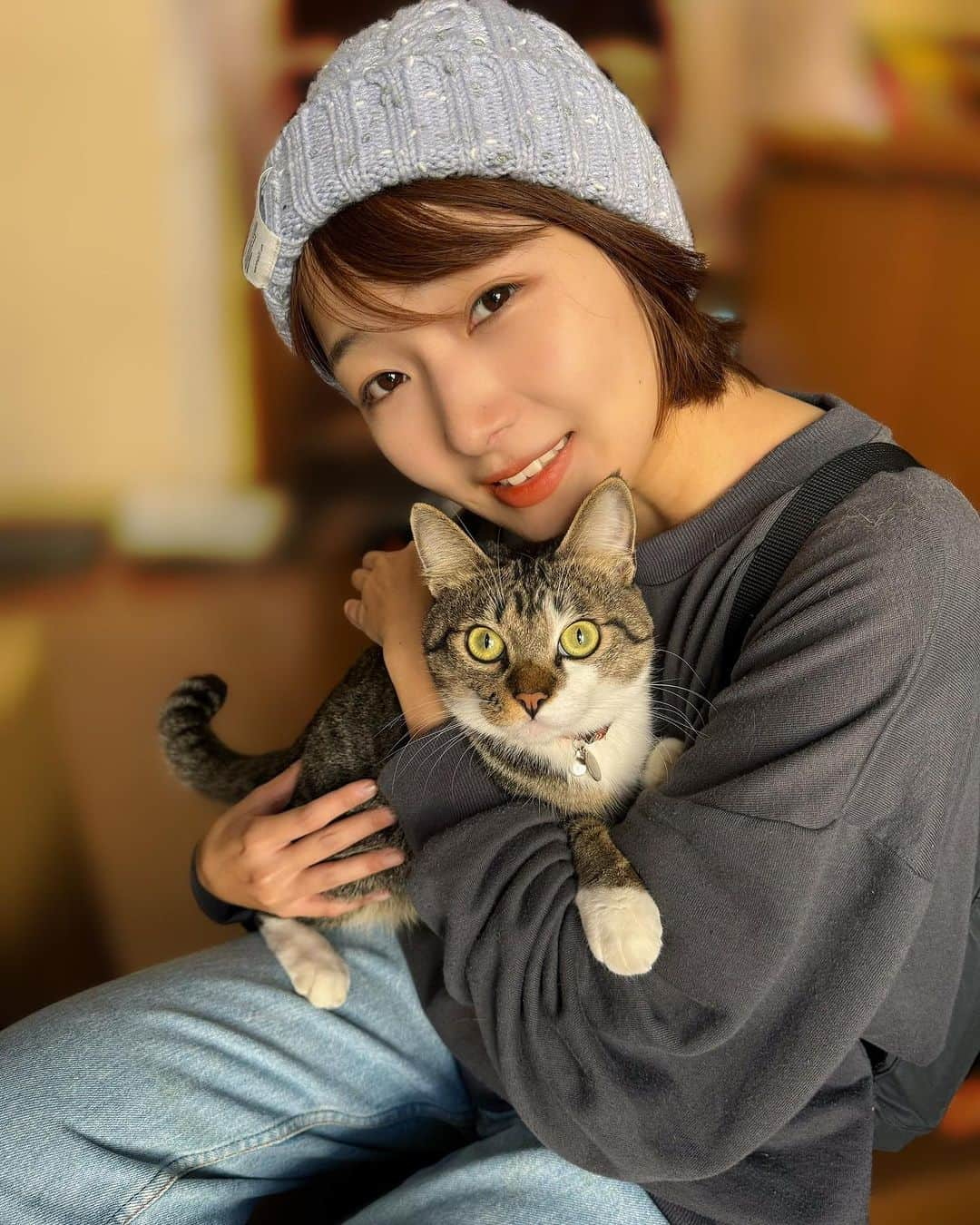 むぎさんのインスタグラム写真 - (むぎInstagram)「実家のにゃんこは人懐こくてスーパー可愛いです。メロメロ」10月22日 11時51分 - mugiusagi