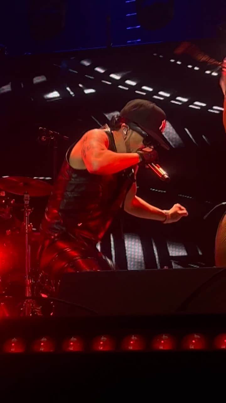 ヤンデルのインスタグラム：「If only you guys could see my moves dancing to @yandel 🤪❤️‍🔥💃🏻 #iHeartFiesta2023   Stream now on @hulu #iHeartOnHulu」