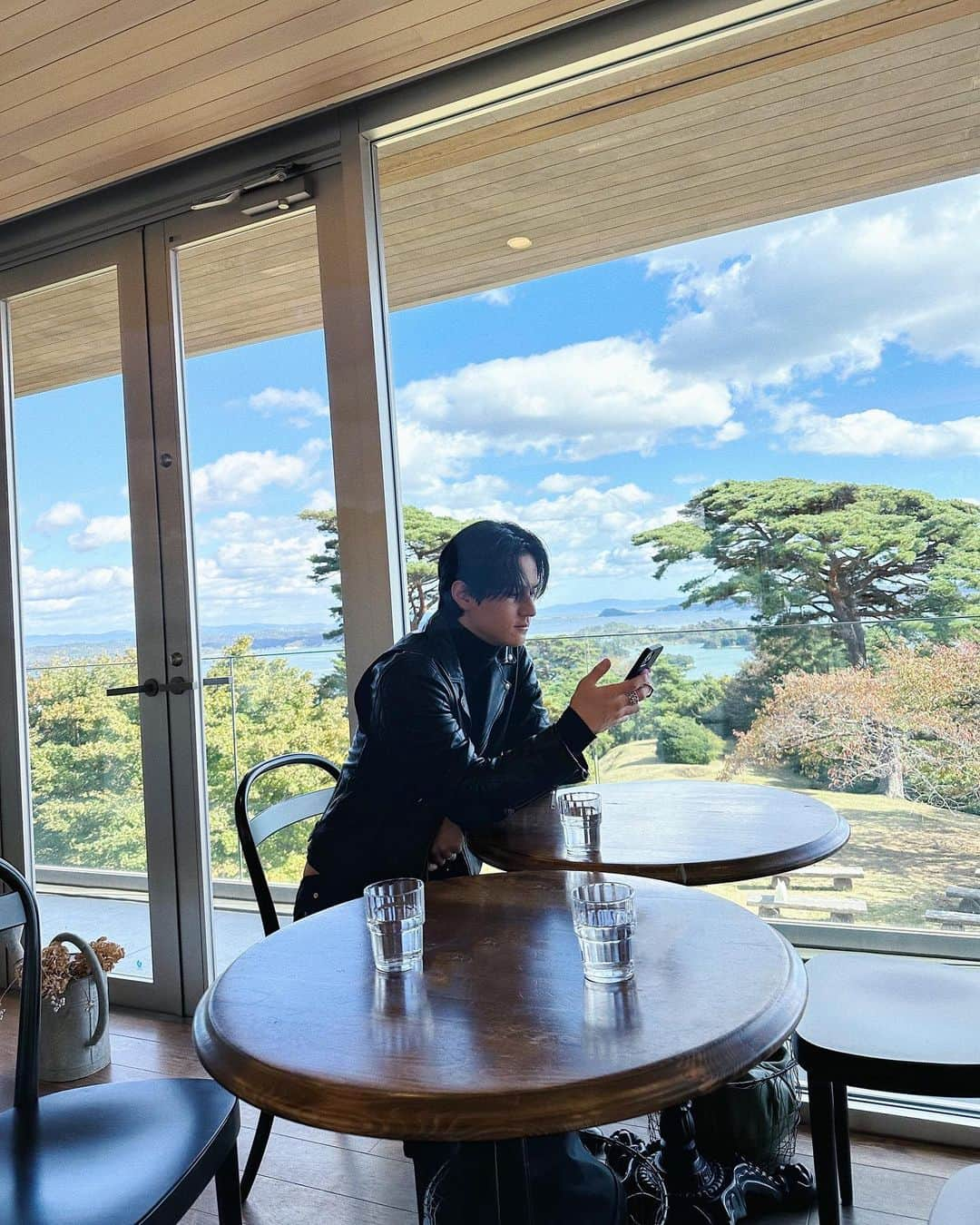 武内駿輔のインスタグラム：「セルフみやぎ絆大使 #宮城 #松島」