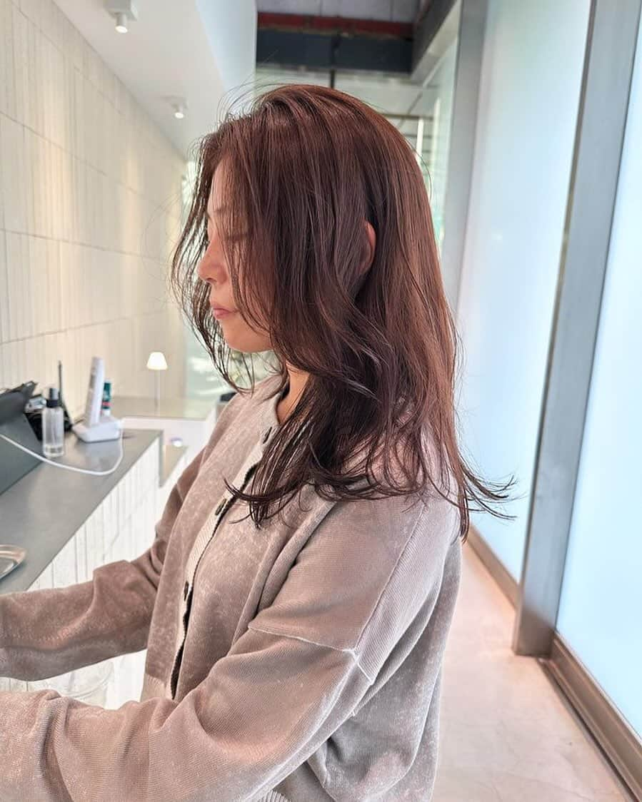 伊藤美紀のインスタグラム：「@ryo_watanabe_  ありがとうございました😌💛  💇‍♀️@type.hair_  📍type ORGAN」