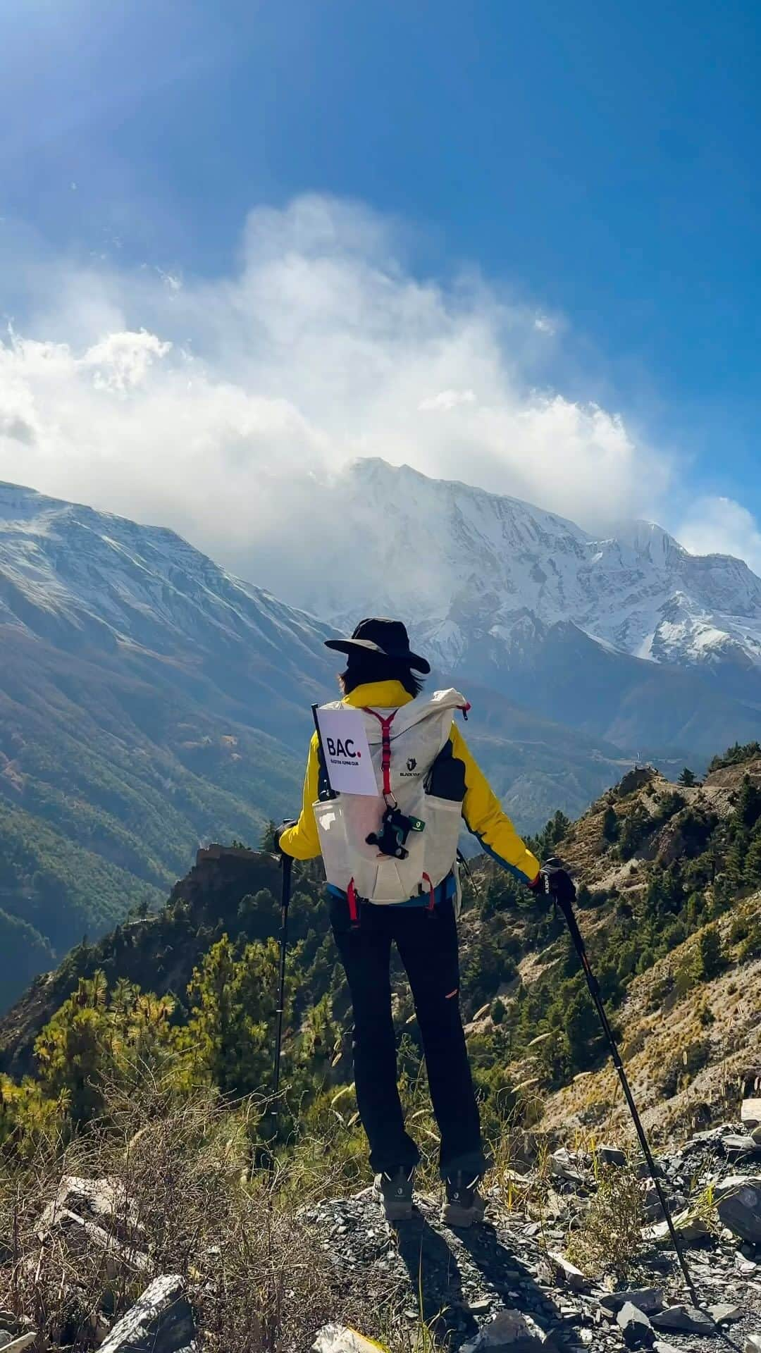 イ・シヨンのインスタグラム：「🏔️ I'm here in Himalaya!!❤️ 말로만 들어봤던 안나푸르나에 드디어 도착했습니다!!🙏🏻기다려 곧 갈께😎 #annapurnacircuit」