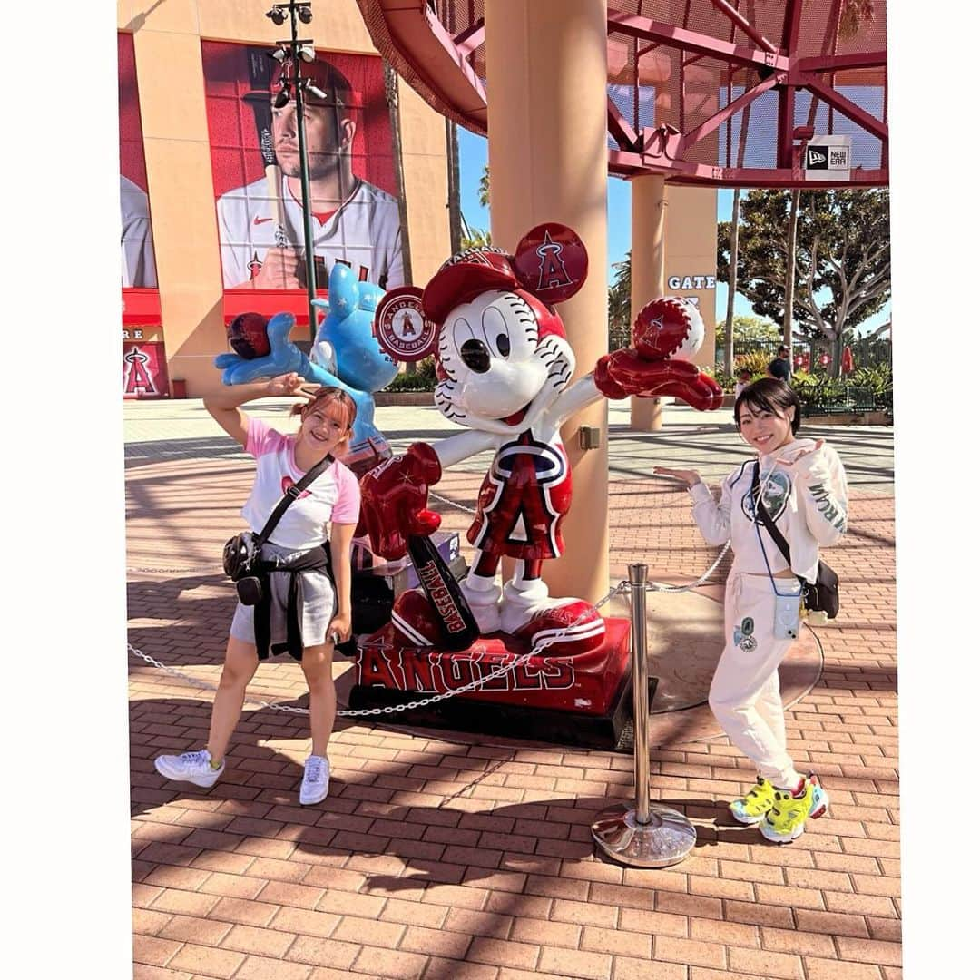 本間多恵さんのインスタグラム写真 - (本間多恵Instagram)「🇺🇸⚾️ 行っちゃった🤭 Angel Stadium of Anaheim!! with ちょちょたん🎀  オオタニさぁーーーん⚾️  #angelstadium #baseball #major #losangeles」10月22日 12時45分 - taehonma