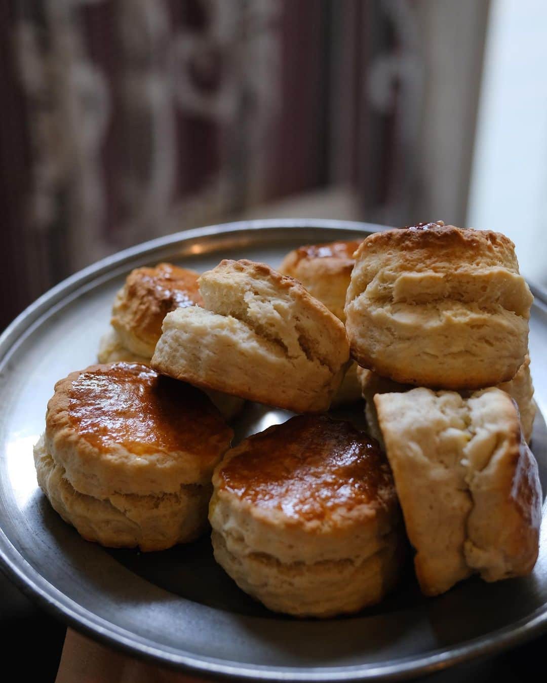 佐藤香菜のインスタグラム：「Home made Scone🇬🇧 久しぶりに焼いたカロリー爆弾💣」